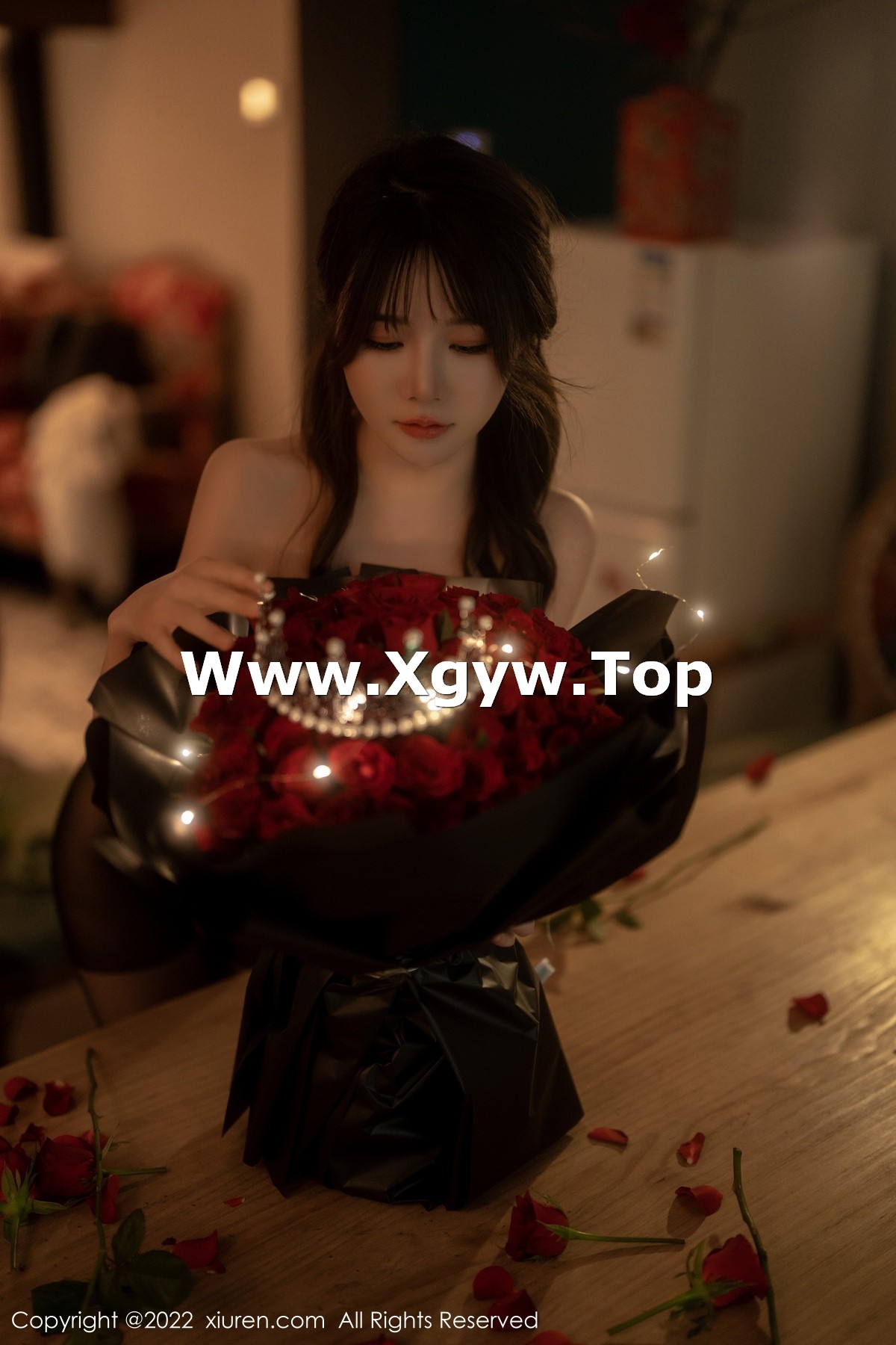 xgyw.top_XiuRen第5552期_模特婠婠么私房性感黑色露肩连衣裙配超薄黑丝秀曼妙身材写真74P