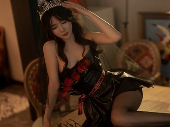 XiuRen第5552期_车模婠婠么私人性感黑色露肩连衣裙配超薄黑色丝袜秀曼妙身材写真74P