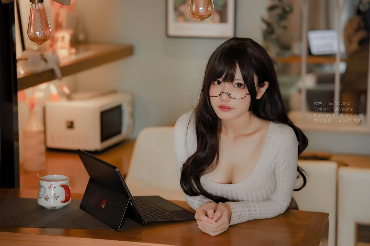 xgyw.top_网络美女Nyako喵子人妻本主题紧身服饰配短裙半脱露豪乳遮点极致诱惑写真87P