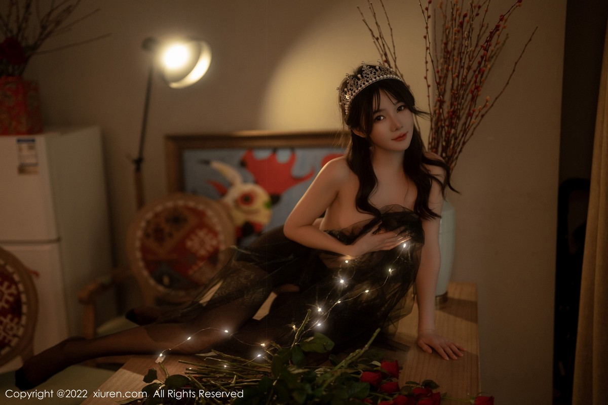 xgyw.top_XiuRen第5552期_模特婠婠么私房性感黑色露肩连衣裙配超薄黑丝秀曼妙身材写真74P