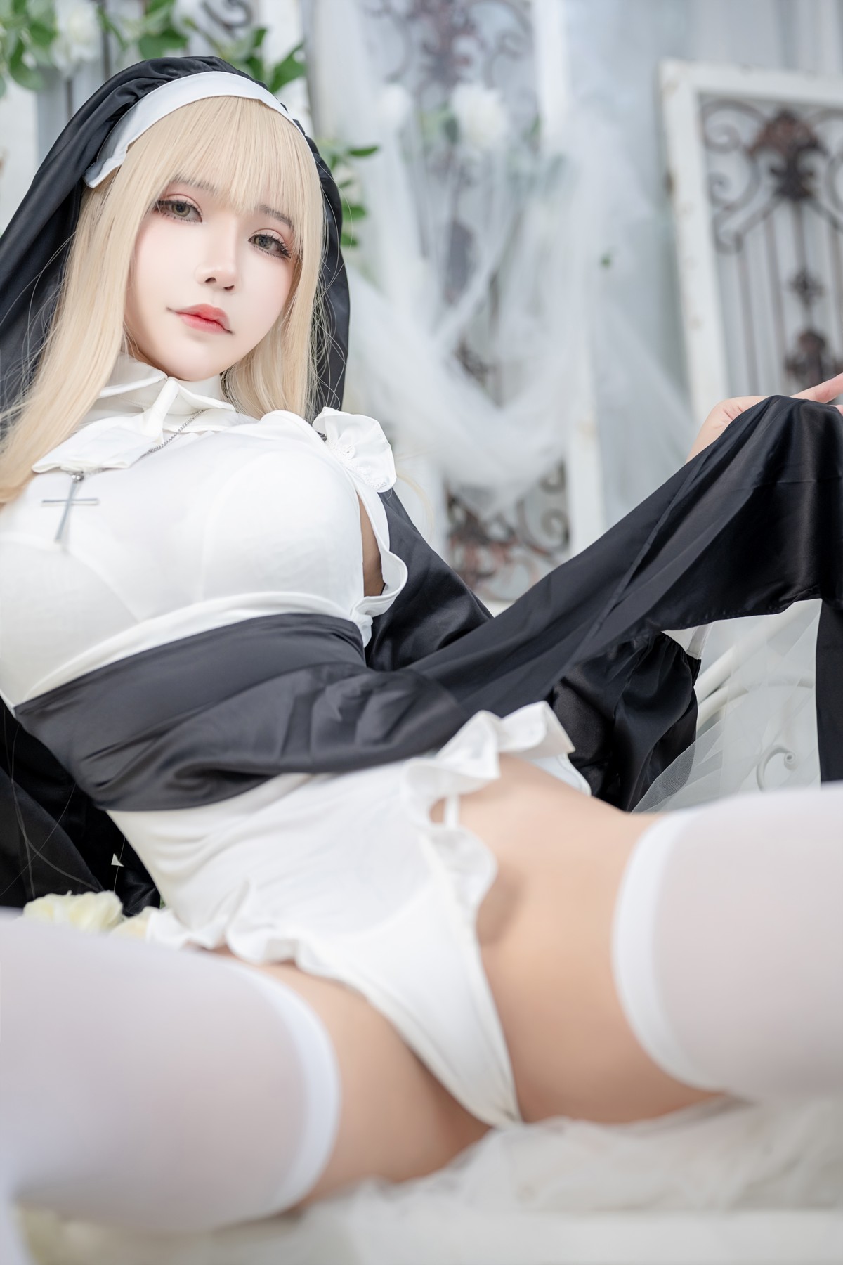 xgyw.top_二次元妹子抱走莫子aa生日特辑主题性感修女装扮半脱露豪乳豹纹遮点诱惑写真75P
