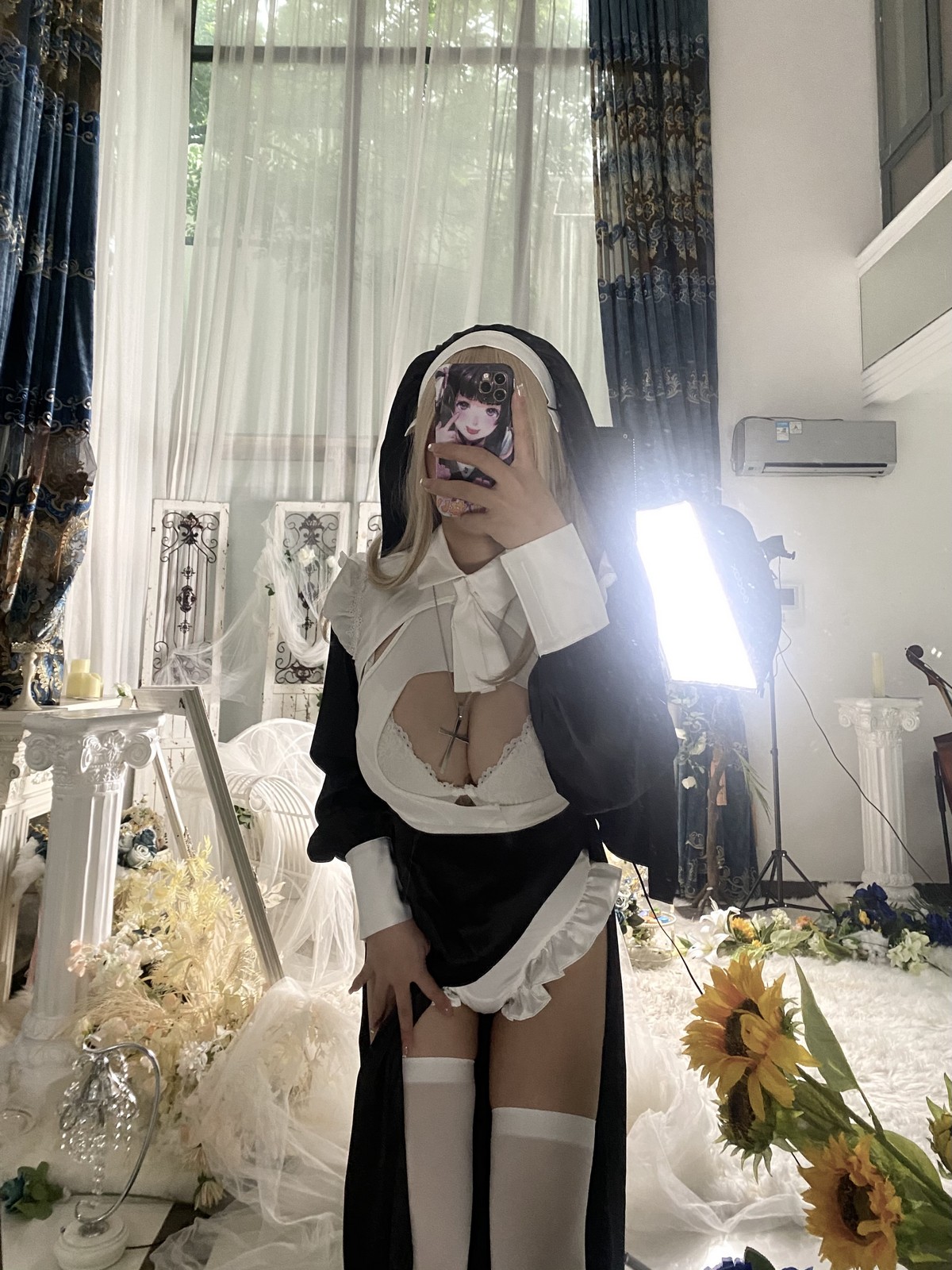 xgyw.top_二次元妹子抱走莫子aa生日特辑主题性感修女装扮半脱露豪乳豹纹遮点诱惑写真75P