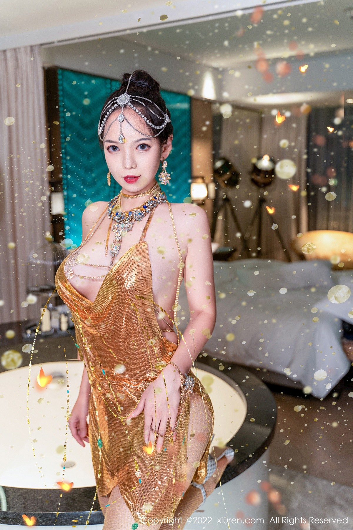 xgyw.top_XiuRen第5559期_模特大美妞儿黄金甲主题性感情趣吊带真空秀豪乳翘臀诱惑写真62P