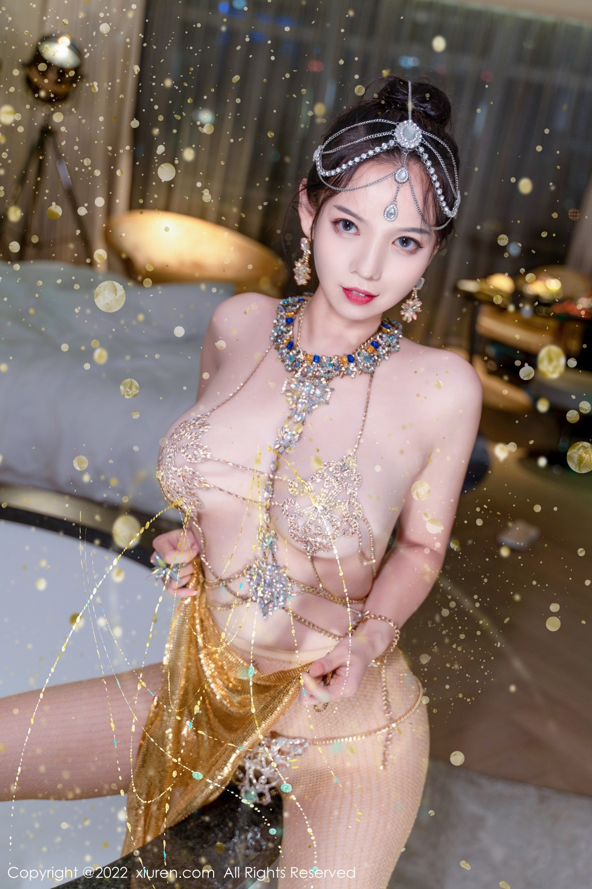 xgyw.top_XiuRen第5559期_模特大美妞儿黄金甲主题性感情趣吊带真空秀豪乳翘臀诱惑写真62P