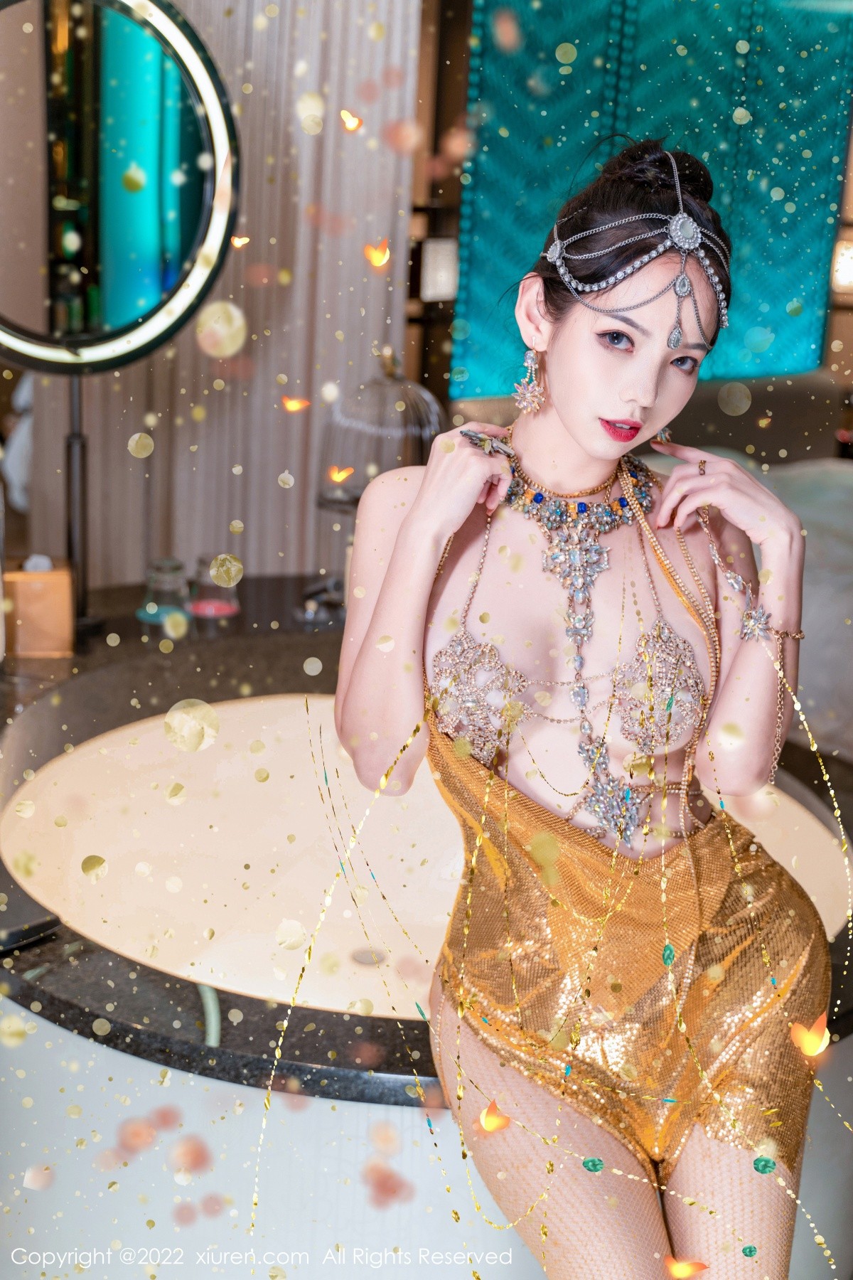 xgyw.top_XiuRen第5559期_模特大美妞儿黄金甲主题性感情趣吊带真空秀豪乳翘臀诱惑写真62P