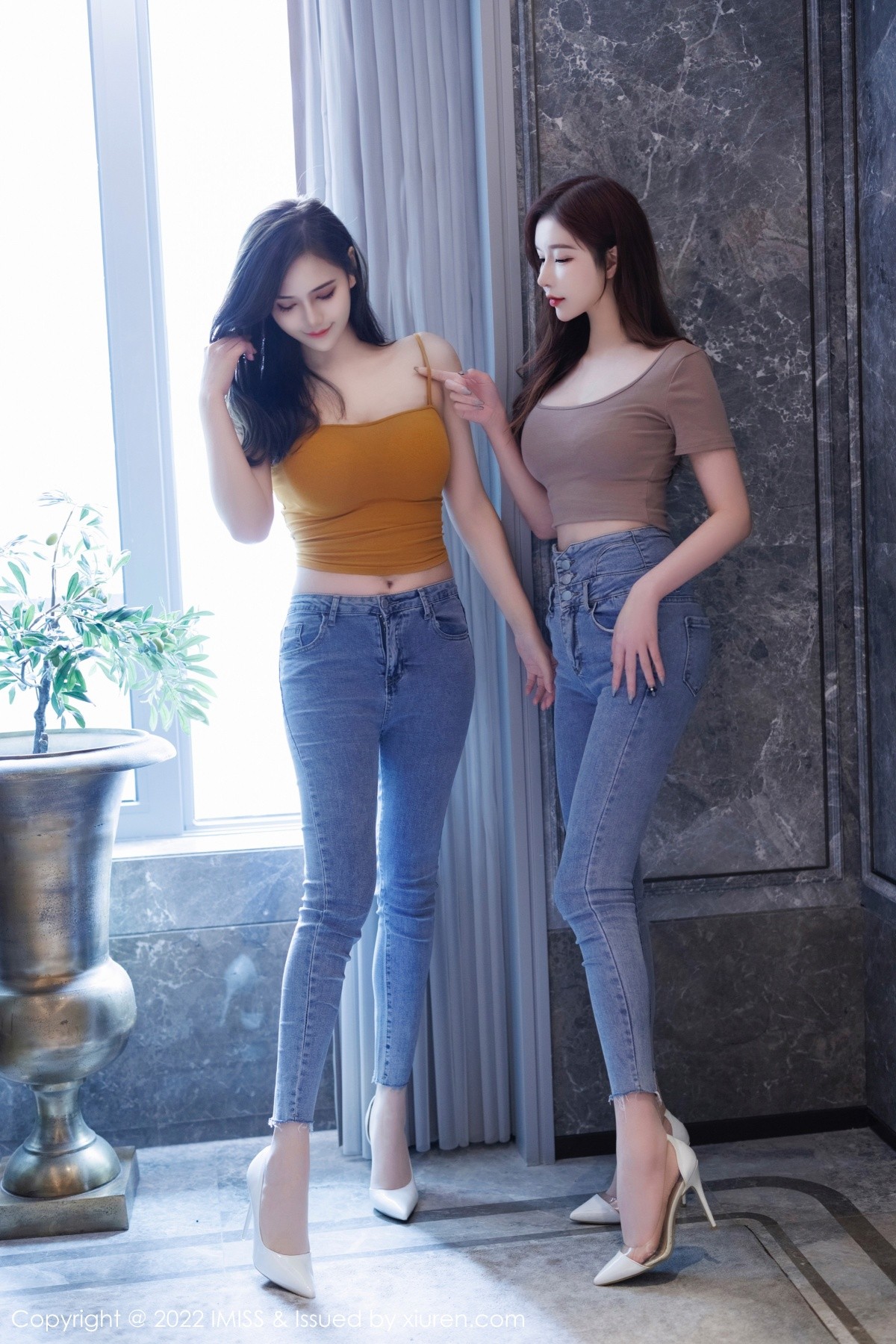 xgyw.top_[IMISS爱蜜社]Vol.697_模特合集女神Lavinia＆LindaLinda脱牛仔裤露性感内衣诱惑写真44P