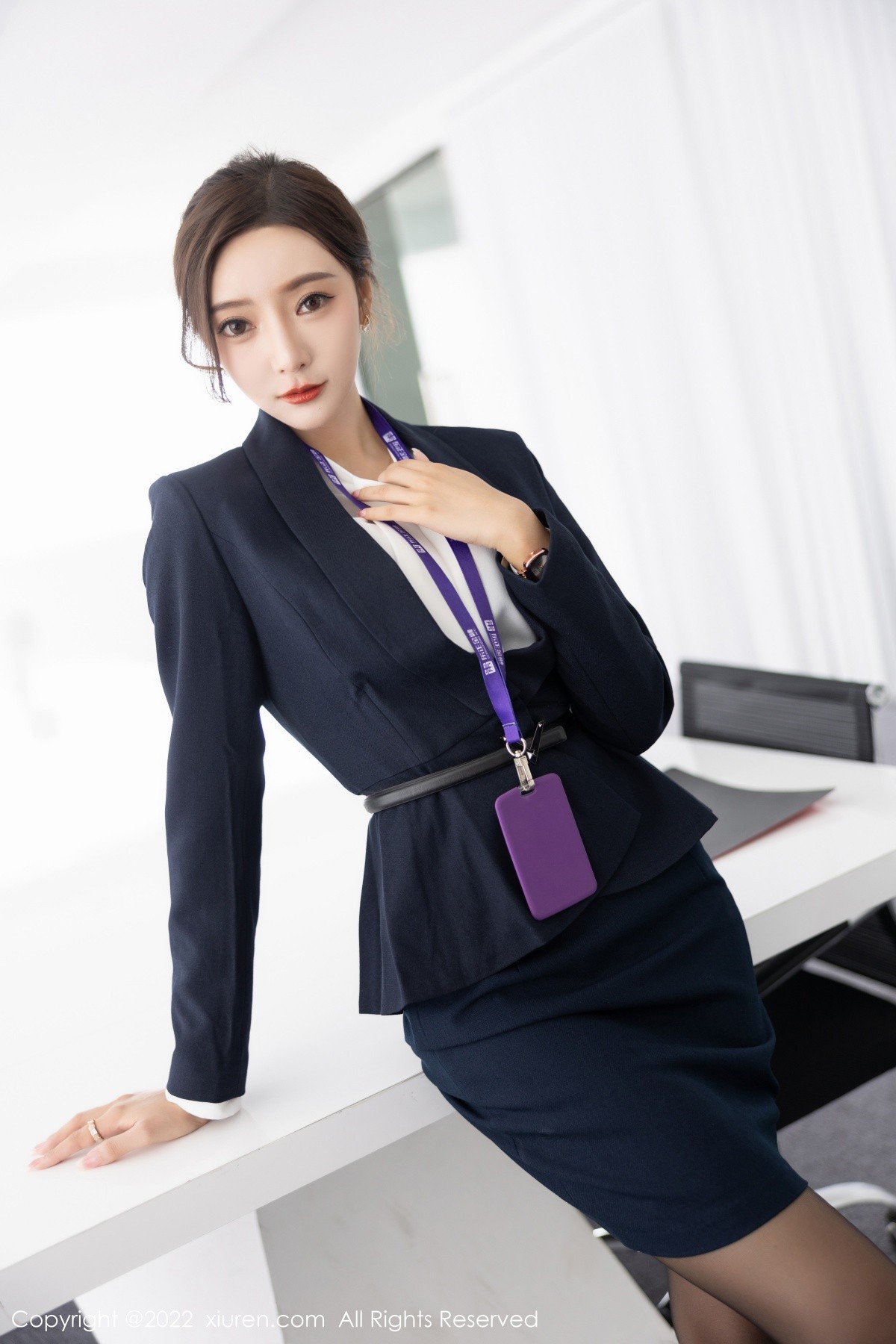 xgyw.top_XiuRen第5563期_女神王馨瑶yanni脱OL职业装露性感灰色内衣配超薄黑丝诱惑写真80P