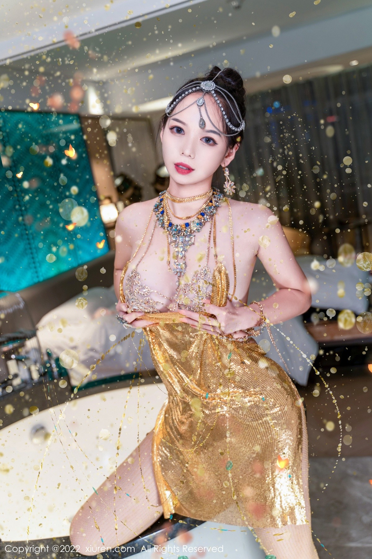 xgyw.top_XiuRen第5559期_模特大美妞儿黄金甲主题性感情趣吊带真空秀豪乳翘臀诱惑写真62P