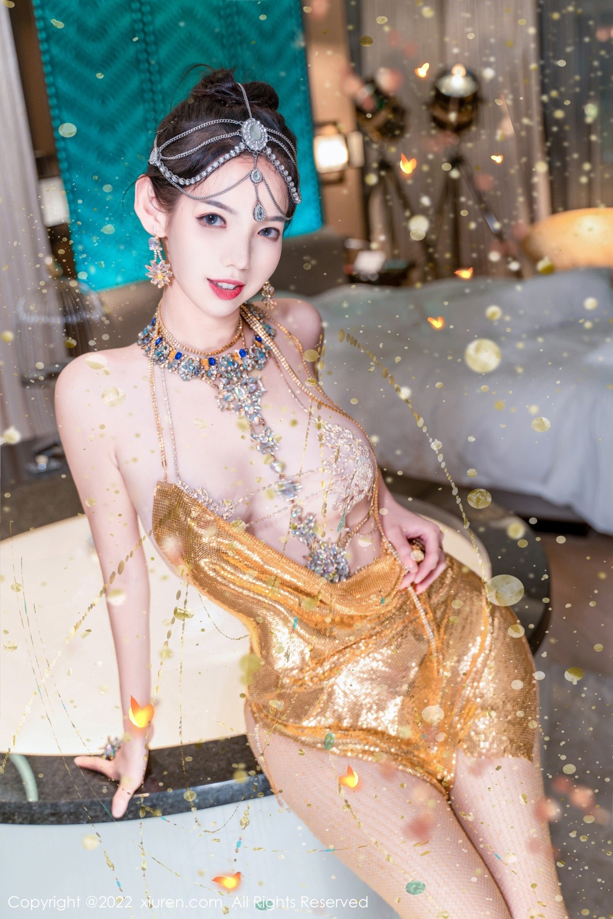 xgyw.top_XiuRen第5559期_模特大美妞儿黄金甲主题性感情趣吊带真空秀豪乳翘臀诱惑写真62P