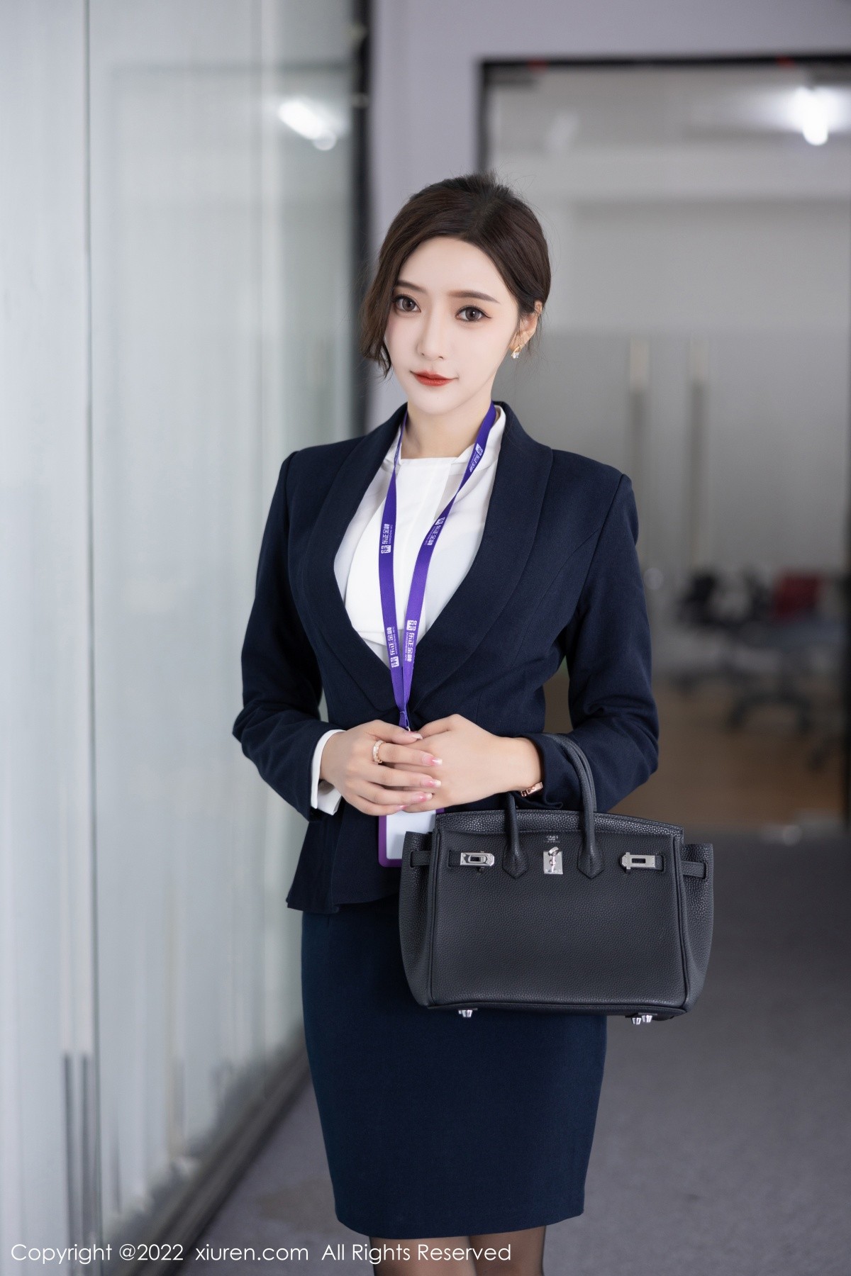 xgyw.top_XiuRen第5563期_女神王馨瑶yanni脱OL职业装露性感灰色内衣配超薄黑丝诱惑写真80P