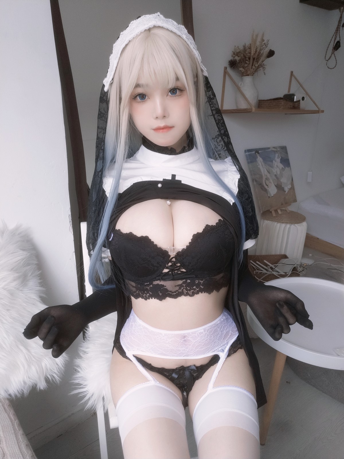 xgyw.top_萌系小姐姐蜜汁猫裘修女自拍主题私房半撩露性感黑色蕾丝内衣配白丝吊袜诱惑写真35P