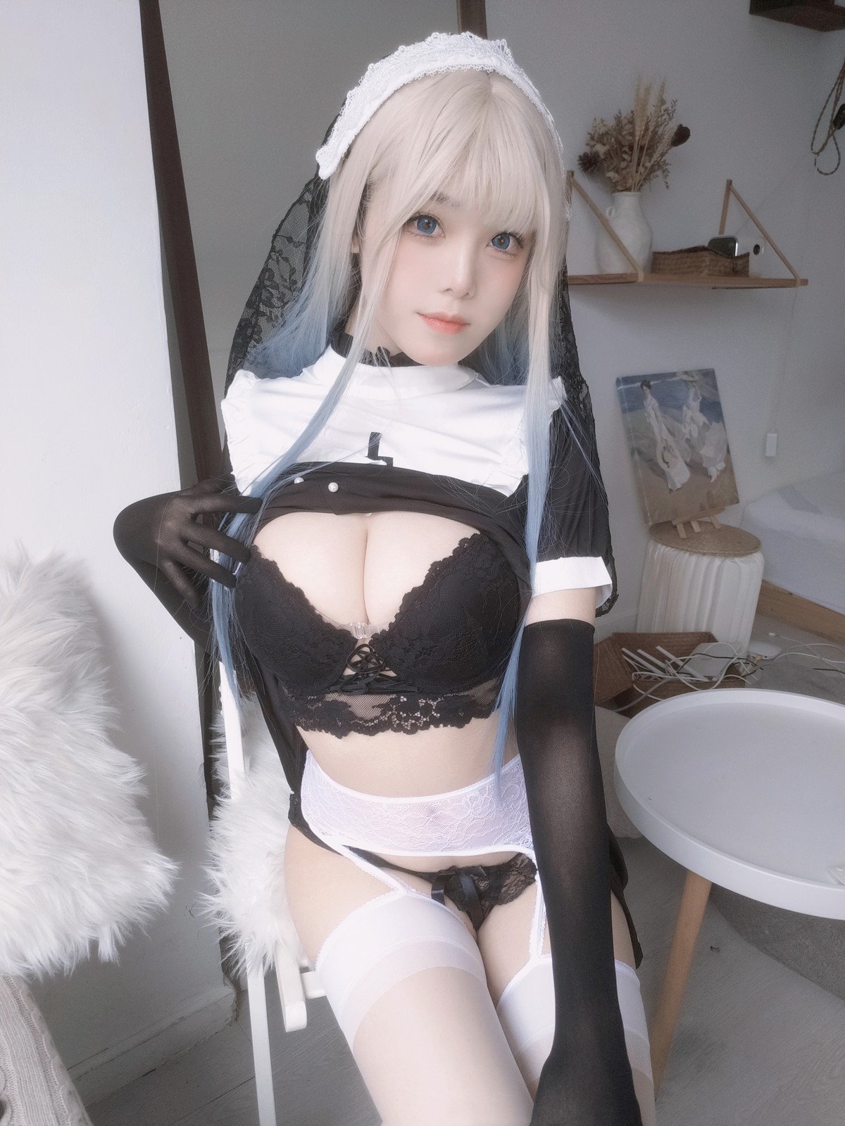 xgyw.top_萌系小姐姐蜜汁猫裘修女自拍主题私房半撩露性感黑色蕾丝内衣配白丝吊袜诱惑写真35P