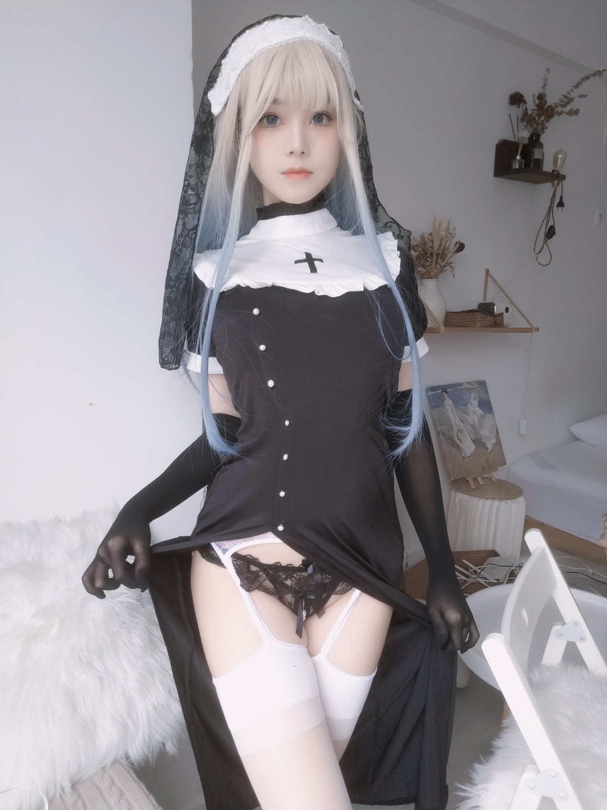 xgyw.top_萌系小姐姐蜜汁猫裘修女自拍主题私房半撩露性感黑色蕾丝内衣配白丝吊袜诱惑写真35P