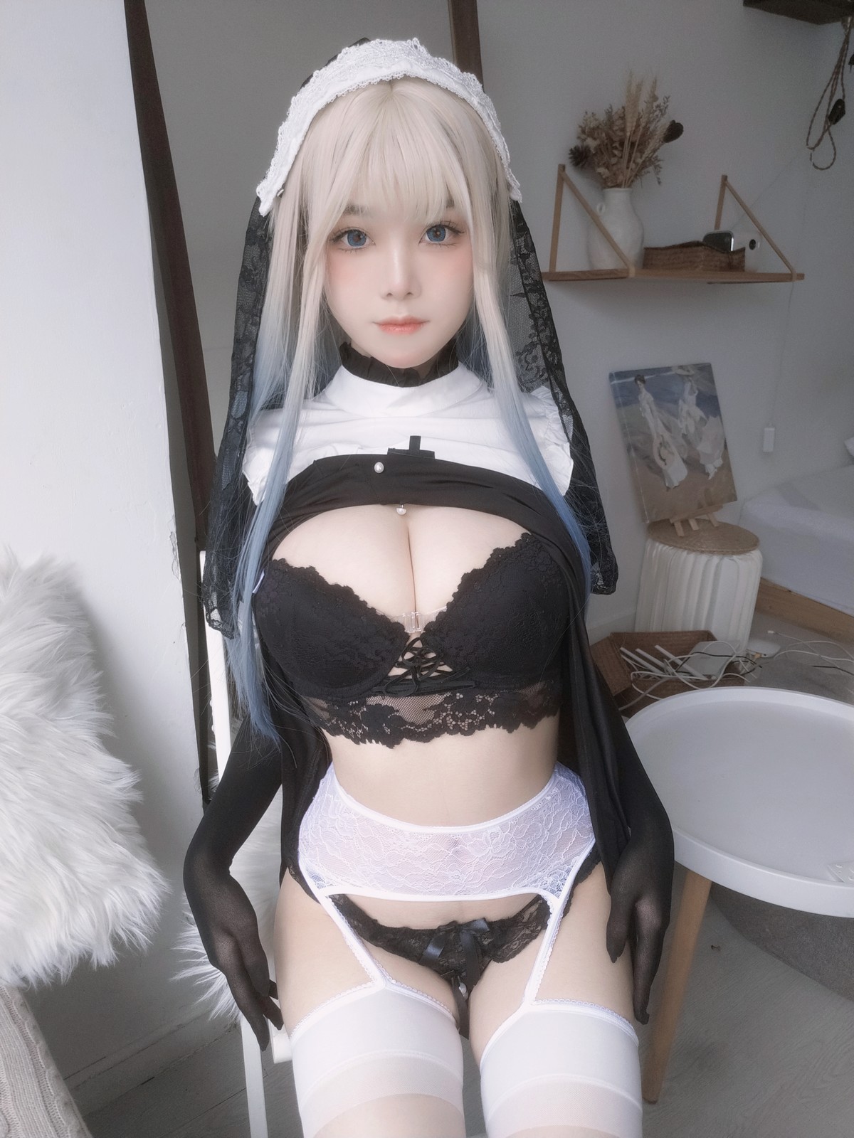 xgyw.top_萌系小姐姐蜜汁猫裘修女自拍主题私房半撩露性感黑色蕾丝内衣配白丝吊袜诱惑写真35P