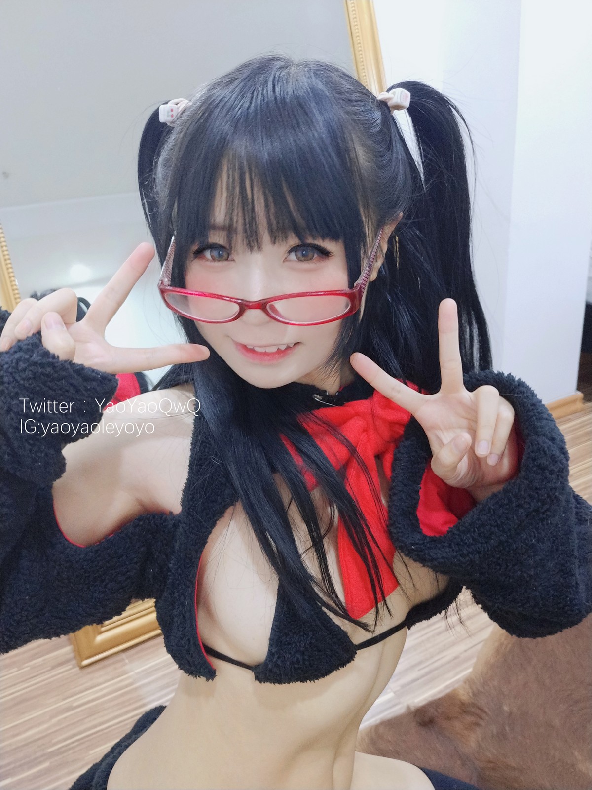 xgyw.top_网络美女软妹摇摇乐猫套装主题性感黑色绒毛服饰露三点式内衣迷人诱惑写真91P