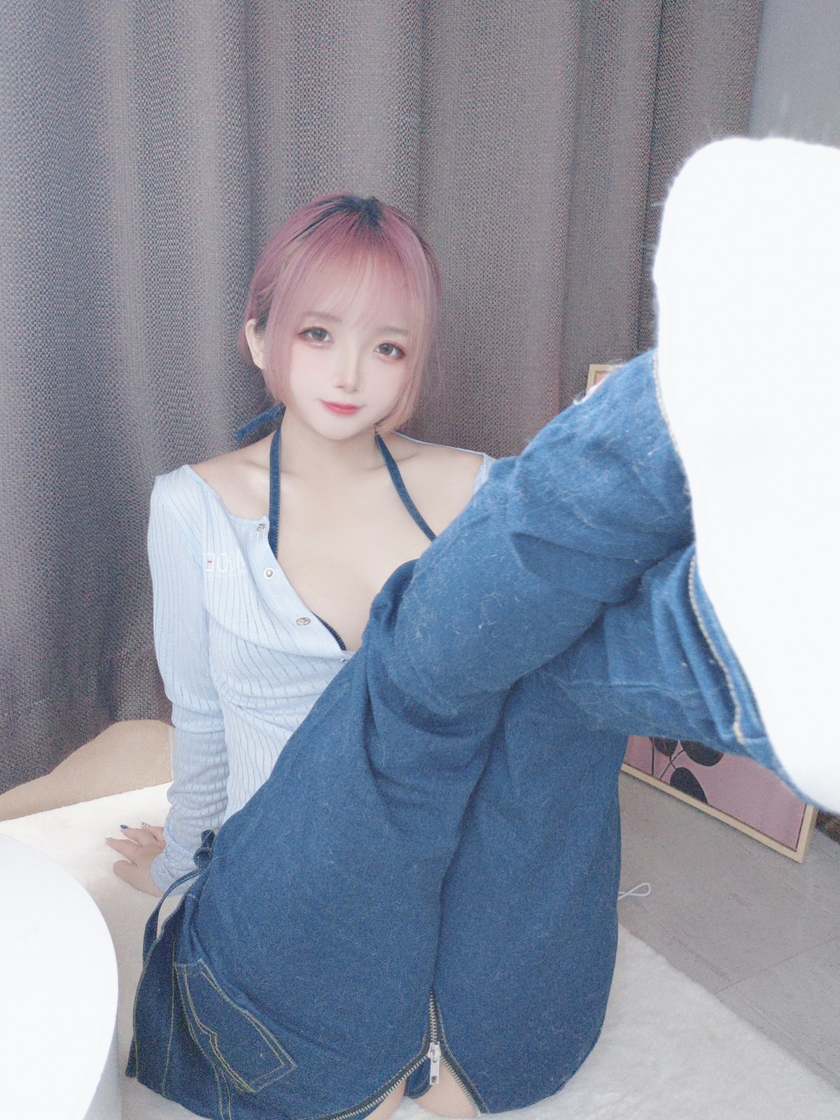 xgyw.top_Cosplay美女日奈娇牛仔裤自拍主题私房半脱露性感牛仔内衣秀完美身材诱惑写真50P