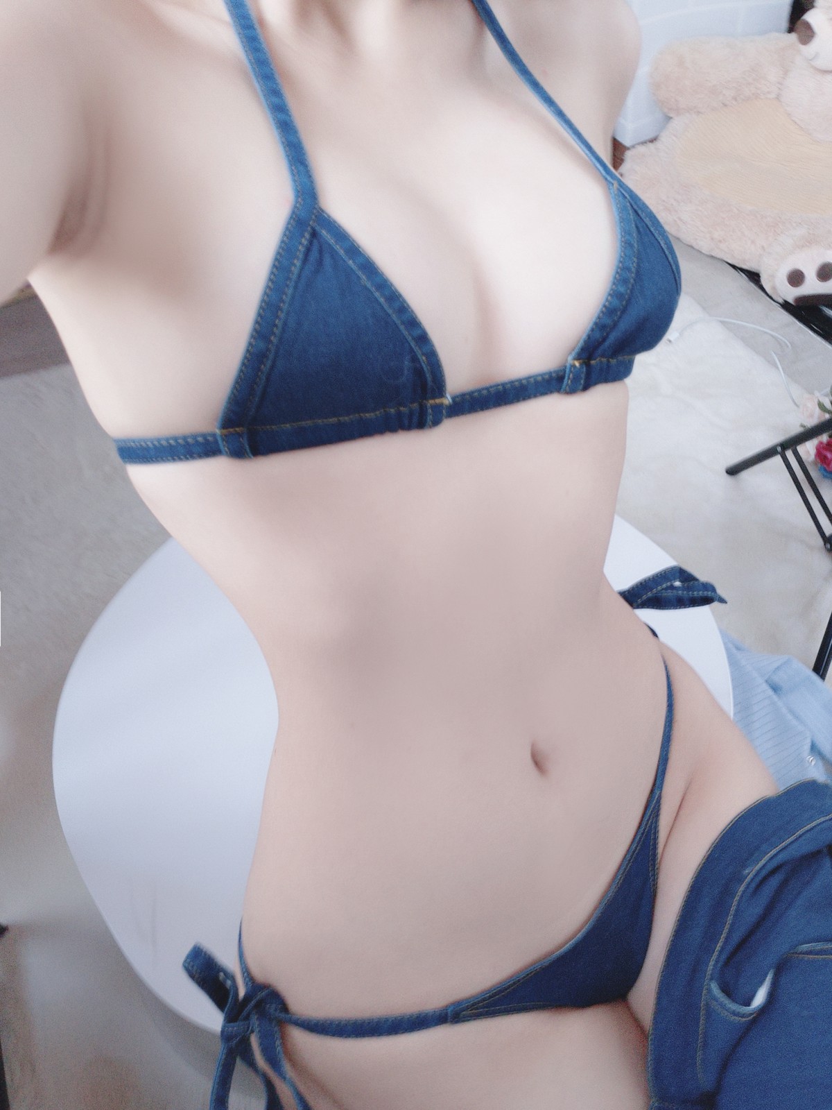 xgyw.top_Cosplay美女日奈娇牛仔裤自拍主题私房半脱露性感牛仔内衣秀完美身材诱惑写真50P