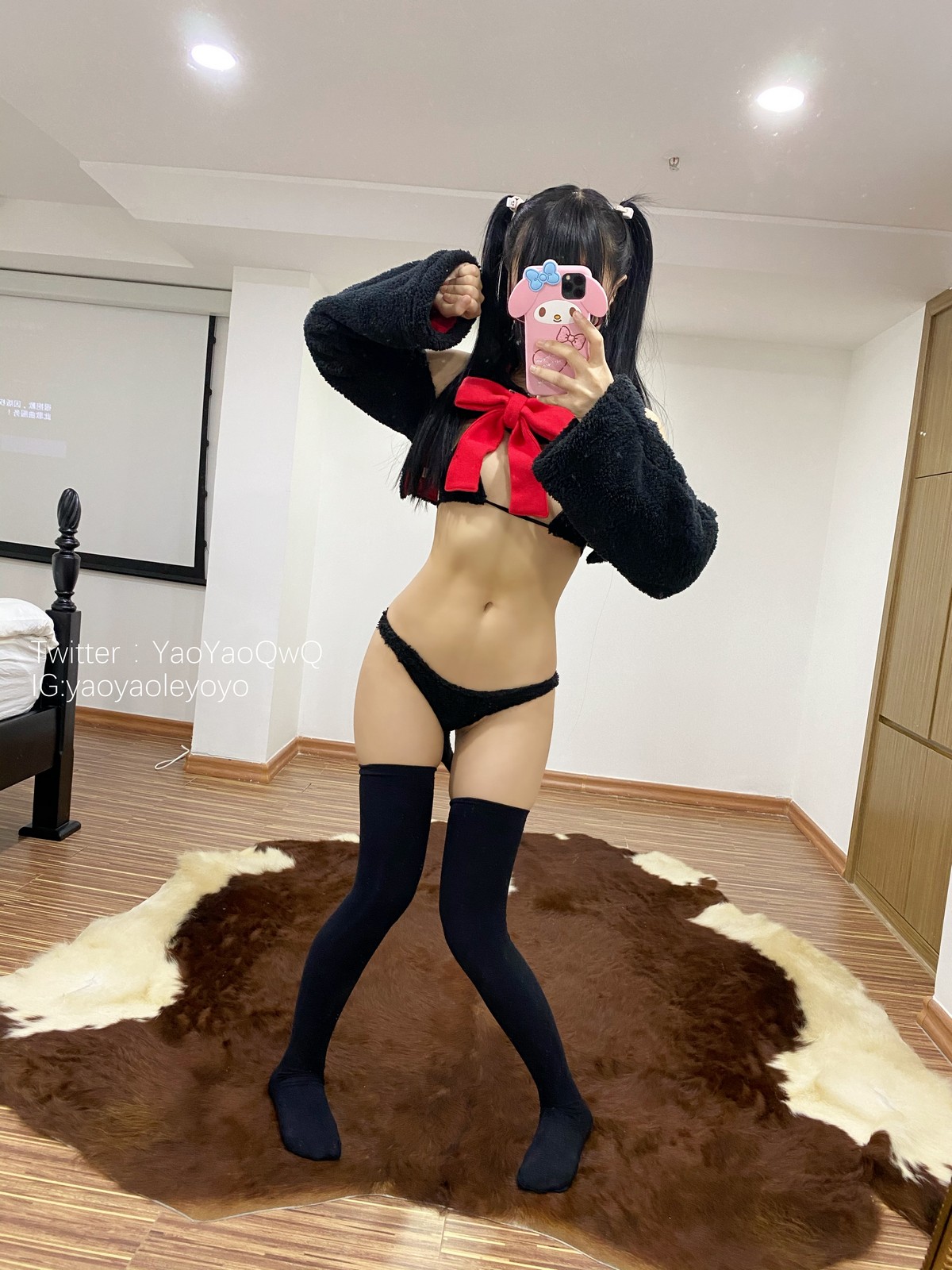 xgyw.top_网络美女软妹摇摇乐猫套装主题性感黑色绒毛服饰露三点式内衣迷人诱惑写真91P