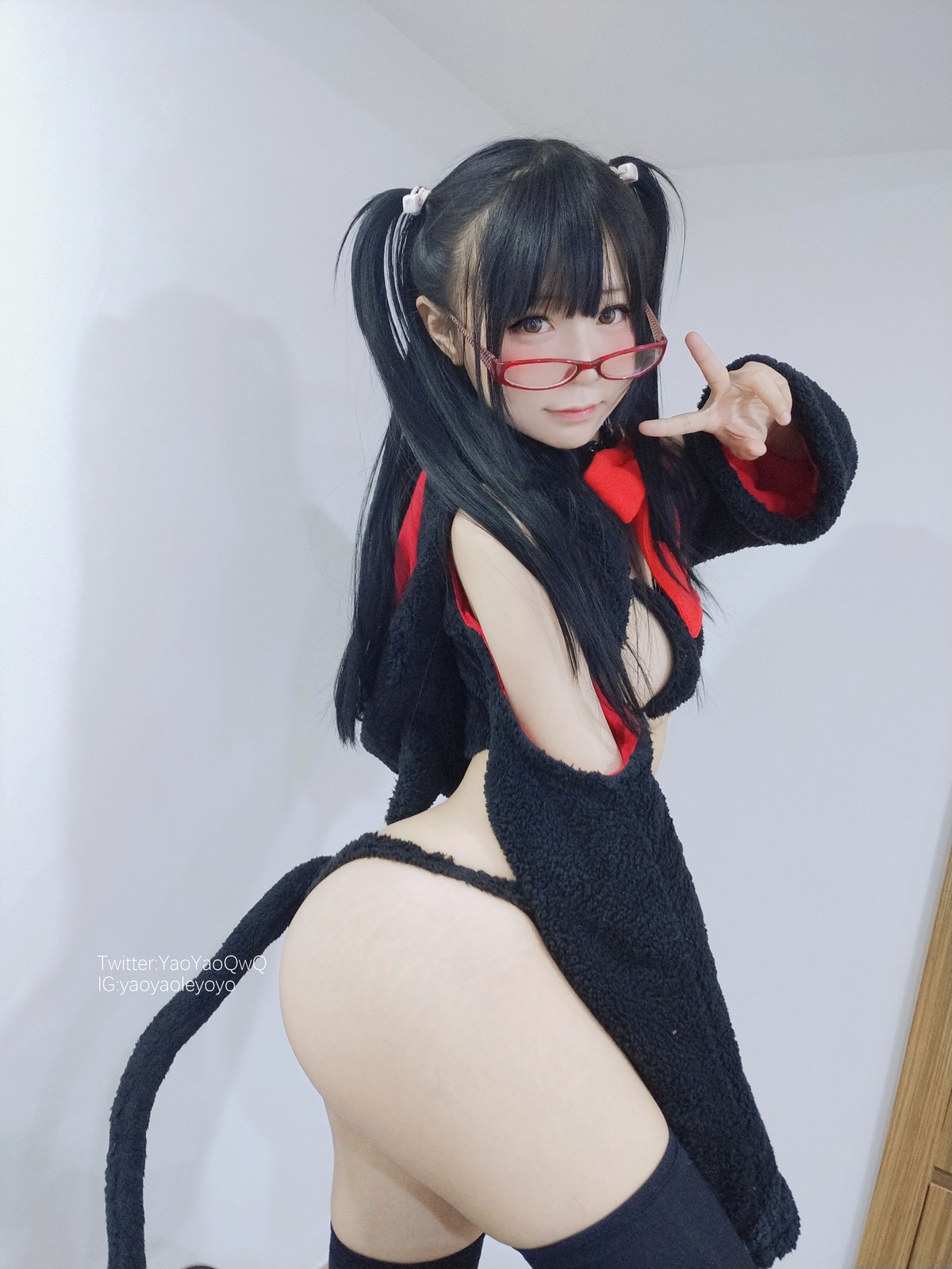 xgyw.top_网络美女软妹摇摇乐猫套装主题性感黑色绒毛服饰露三点式内衣迷人诱惑写真91P