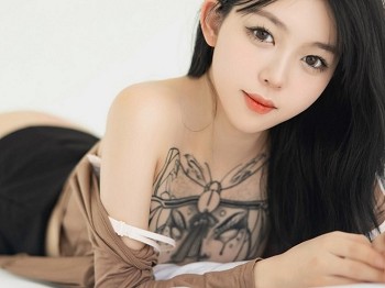 XiuRen第5587期_车模奶瓶大理自拍杏色衣配黑短裙露浅色内衣杏色丝袜骚扰写真100P
