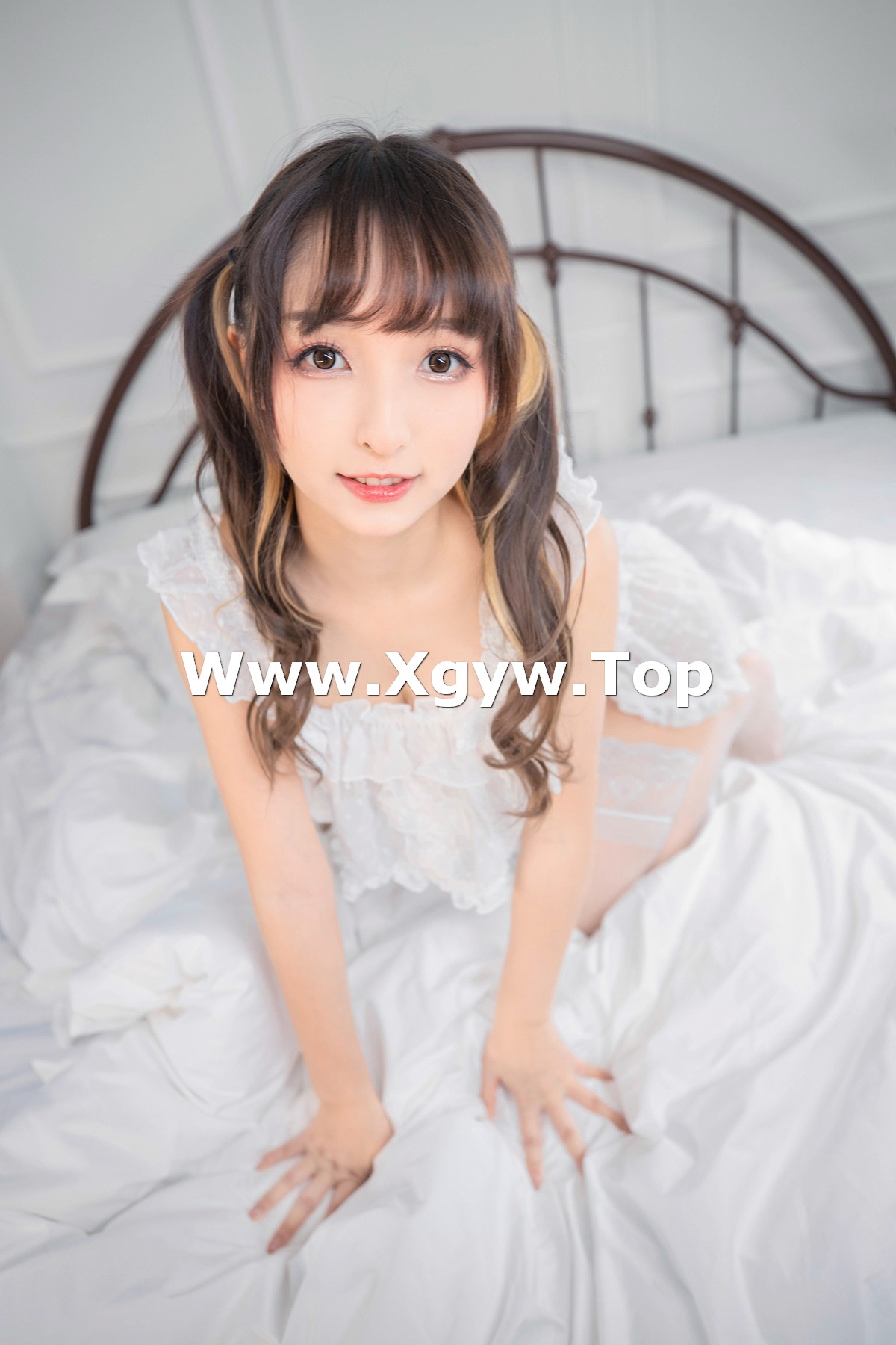 xgyw.top_萝莉美女神楽板真冬樱桃少女主题私房性感白色薄透睡衣 红色情趣旗袍诱惑写真150P