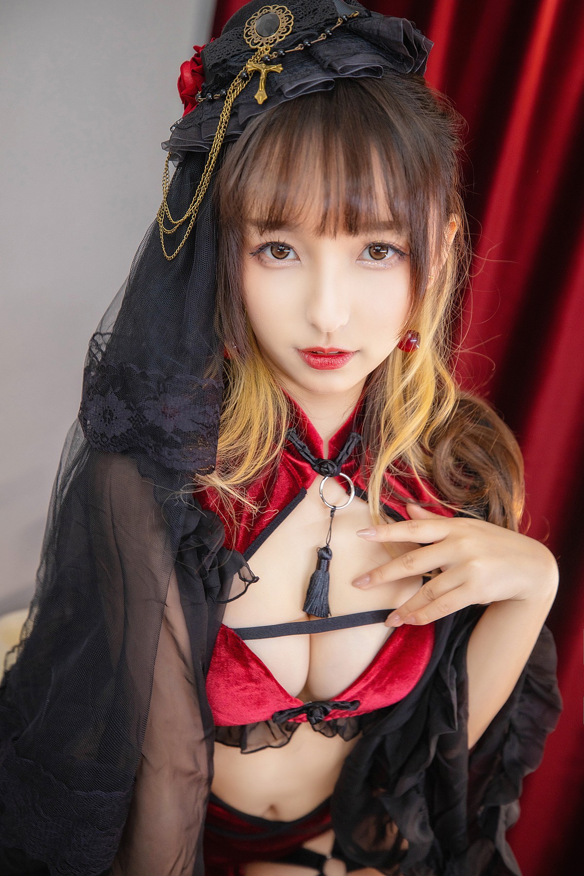 xgyw.top_萝莉美女神楽板真冬樱桃少女主题私房性感白色薄透睡衣 红色情趣旗袍诱惑写真150P