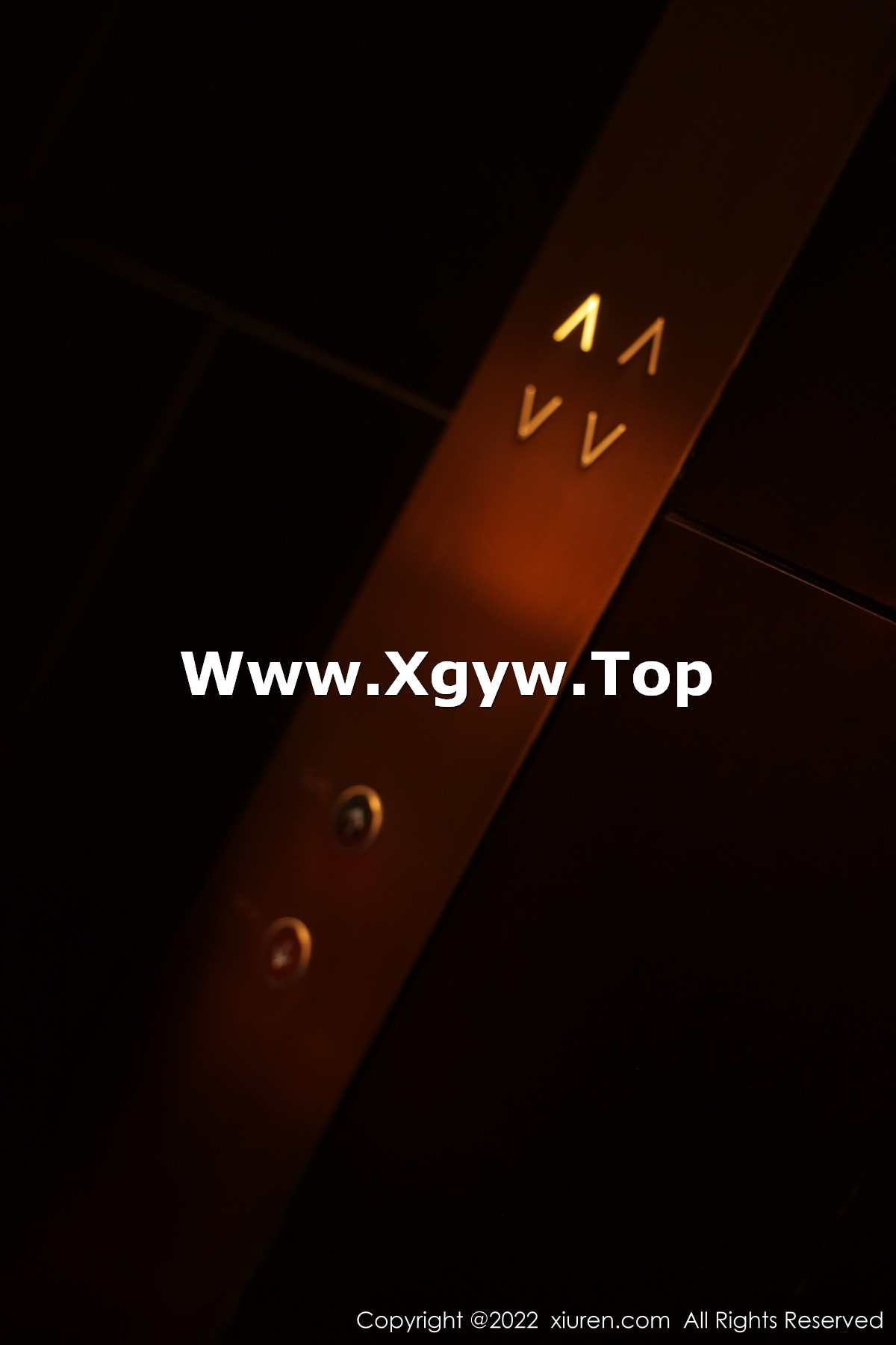xgyw.top_XiuRen第5582期_模特美七Mia西双版纳旅拍性感粉红连衣长裙秀惹火身材诱惑写真81P