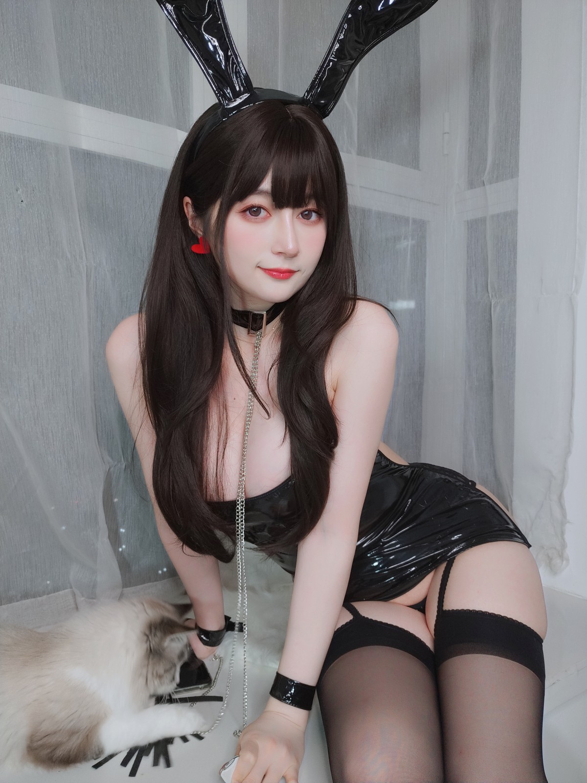 xgyw.top_Coser小姐姐白银巨乳皮衣兔女郎主题性感黑色皮质连衣短裙配黑丝吊袜诱惑写真138P