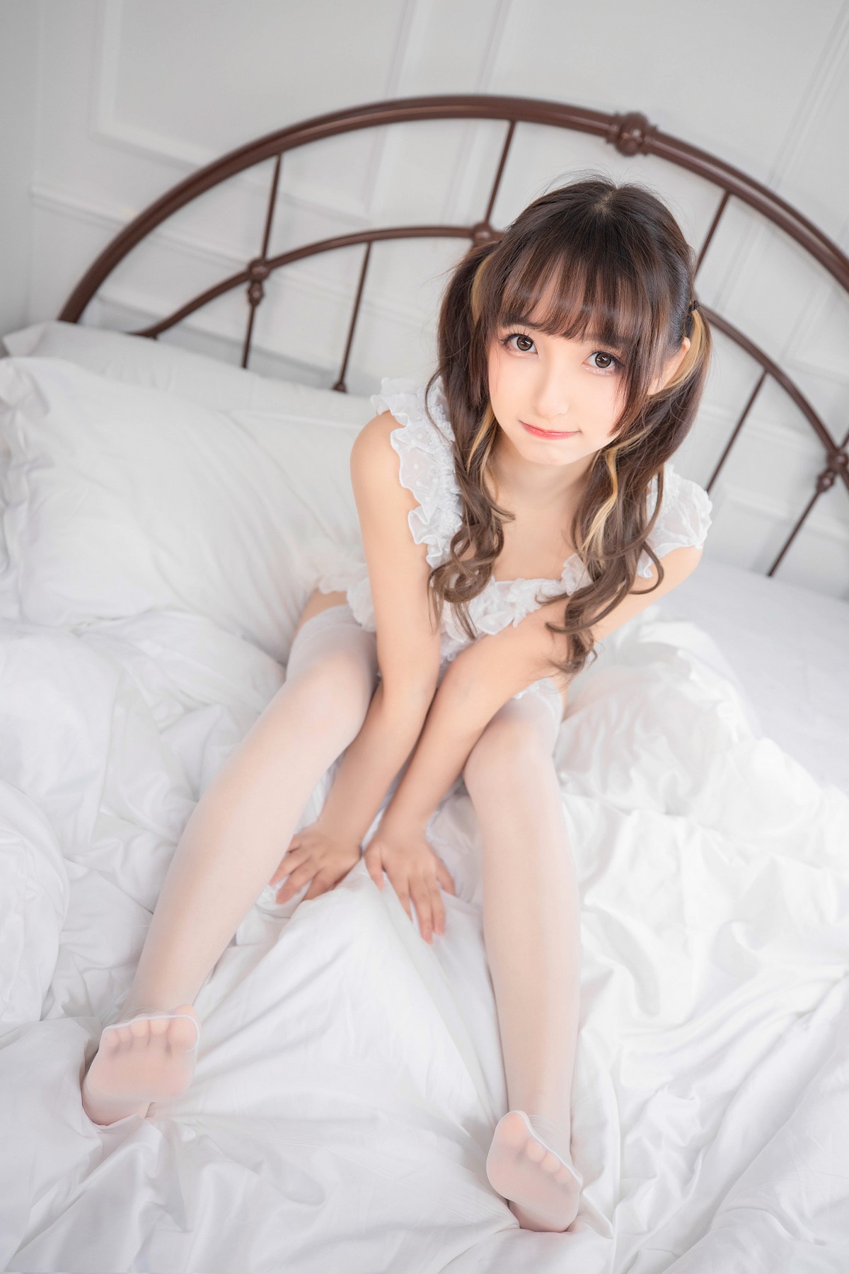 xgyw.top_萝莉美女神楽板真冬樱桃少女主题私房性感白色薄透睡衣 红色情趣旗袍诱惑写真150P