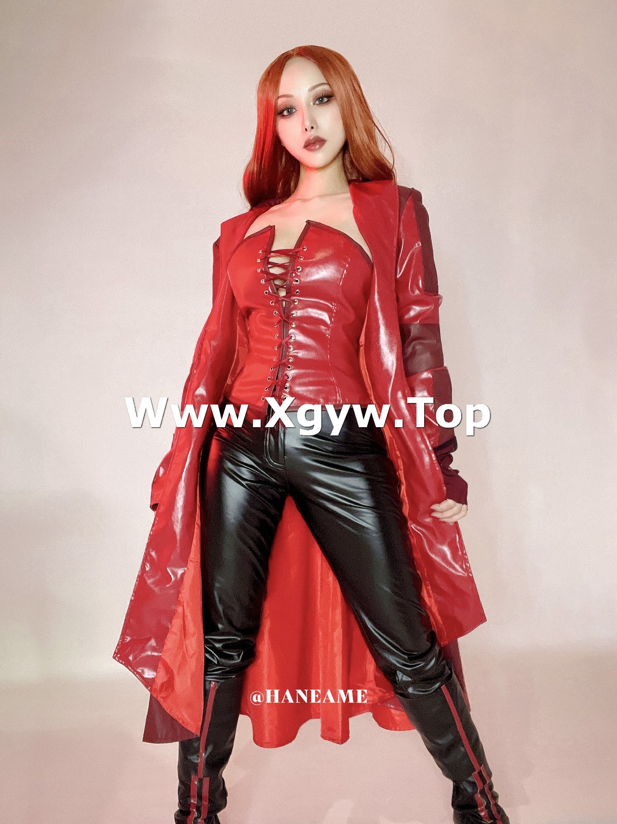xgyw.top_Coser美女雨波_HaneAme绯红女巫主题红色皮上衣配黑皮长裤秀完美身材诱惑写真44P