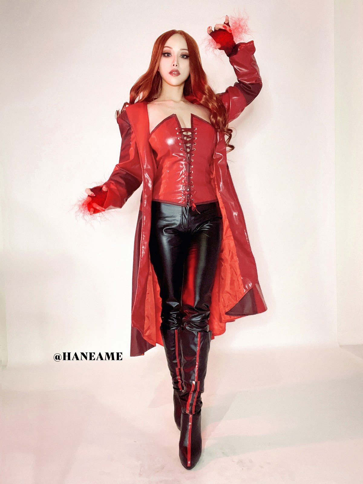 xgyw.top_Coser美女雨波_HaneAme绯红女巫主题红色皮上衣配黑皮长裤秀完美身材诱惑写真44P