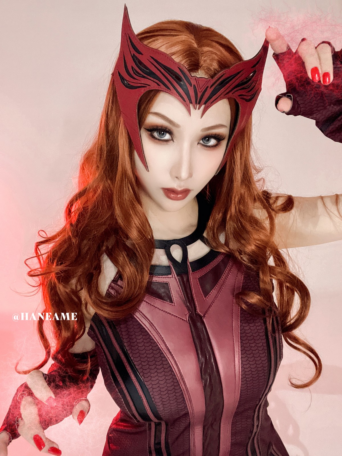 xgyw.top_Coser美女雨波_HaneAme绯红女巫主题红色皮上衣配黑皮长裤秀完美身材诱惑写真44P
