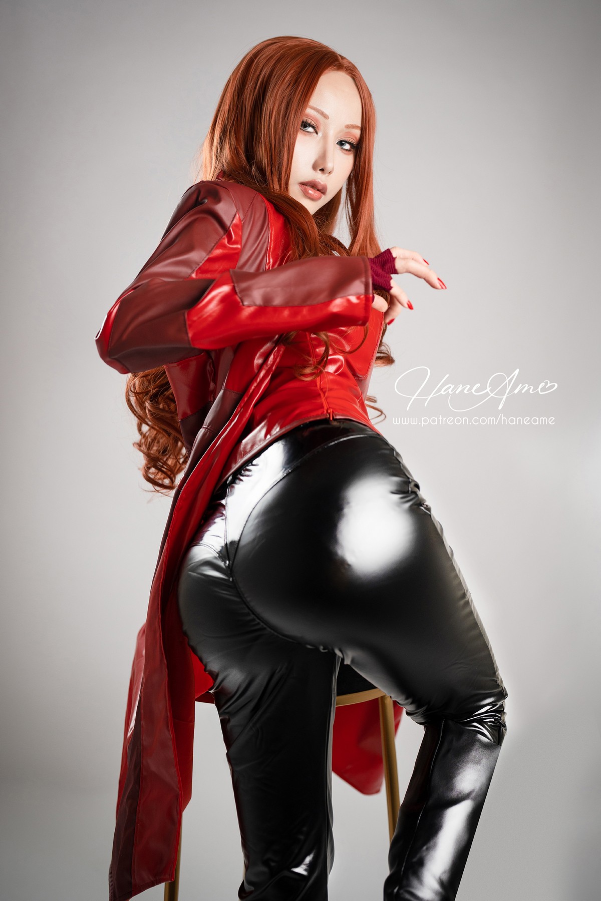 xgyw.top_Coser美女雨波_HaneAme绯红女巫主题红色皮上衣配黑皮长裤秀完美身材诱惑写真44P