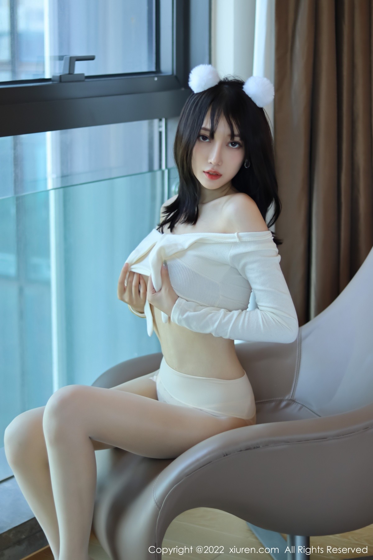 xgyw.top_XiuRen第5598期_模特玥儿玥er香格里拉旅拍性感米色上衣配原色丝袜迷人诱惑写真57P