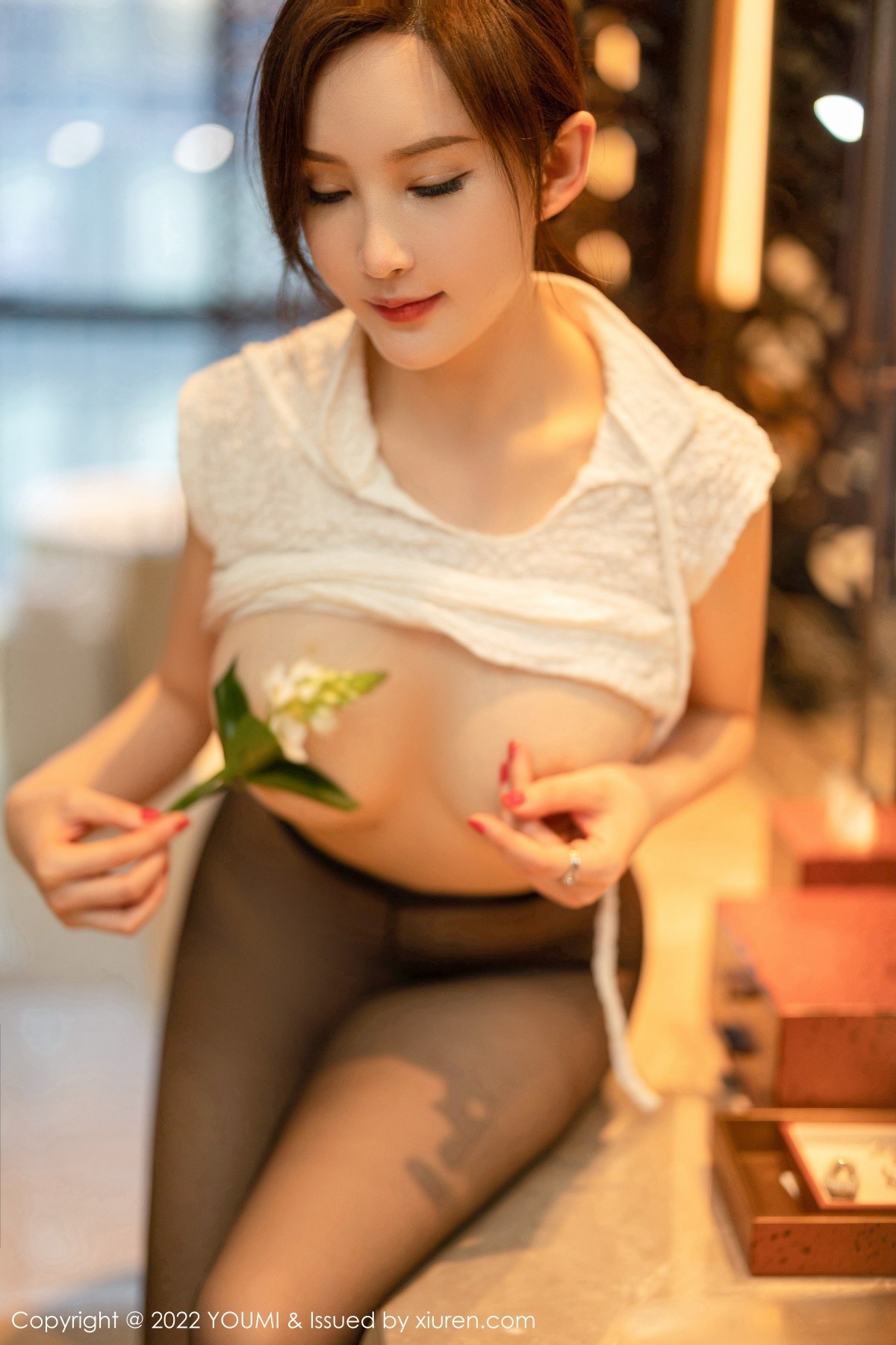xgyw.top_[YouMi尤蜜荟]Vol.844_女神奶瓶土肥圆性感白色旗袍配超薄黑丝秀丰满身材极致诱惑写真72P