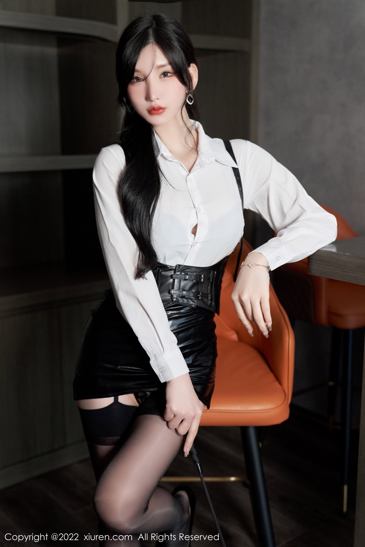 xgyw.top_XiuRen第5602期_女神周于希Sally性感白T配黑皮短裙露黑色蕾丝内衣完美诱惑写真90P