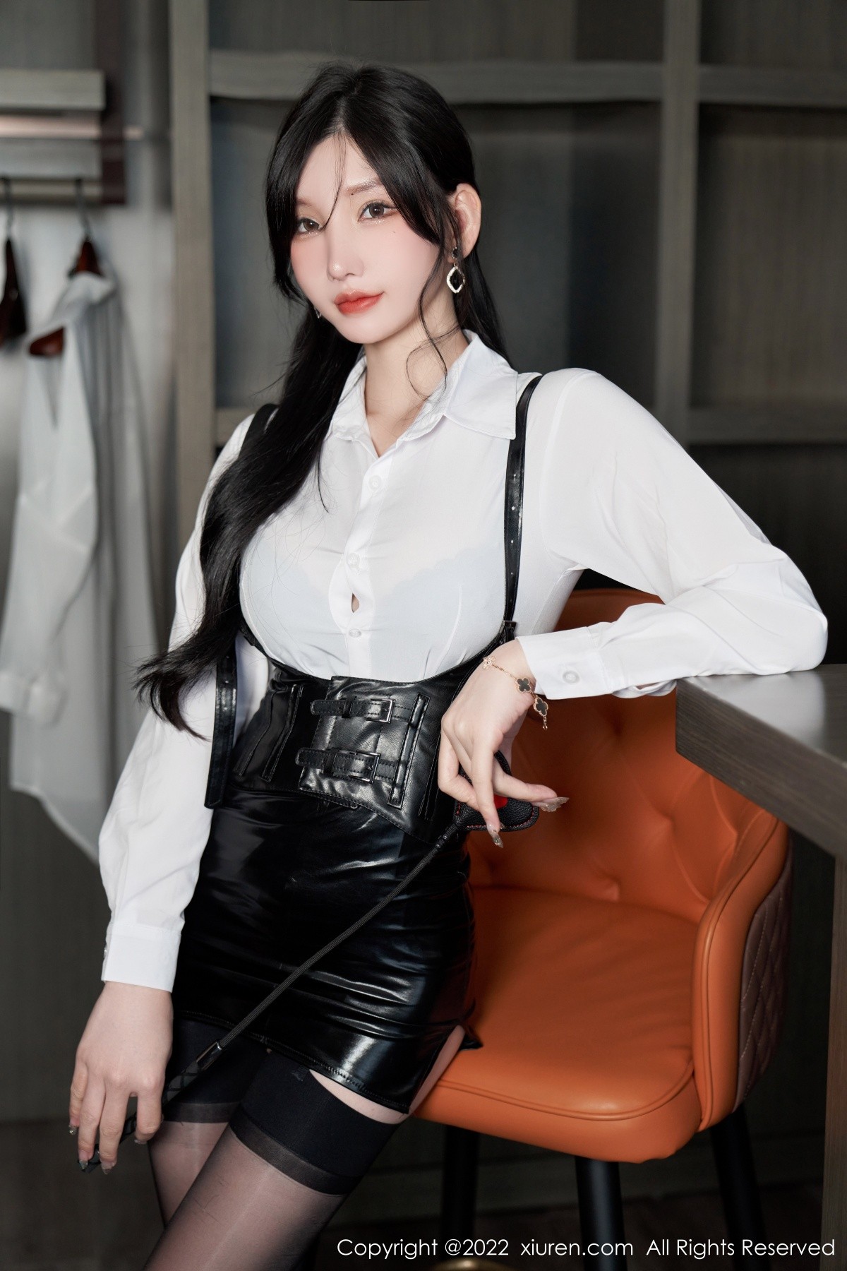xgyw.top_XiuRen第5602期_女神周于希Sally性感白T配黑皮短裙露黑色蕾丝内衣完美诱惑写真90P