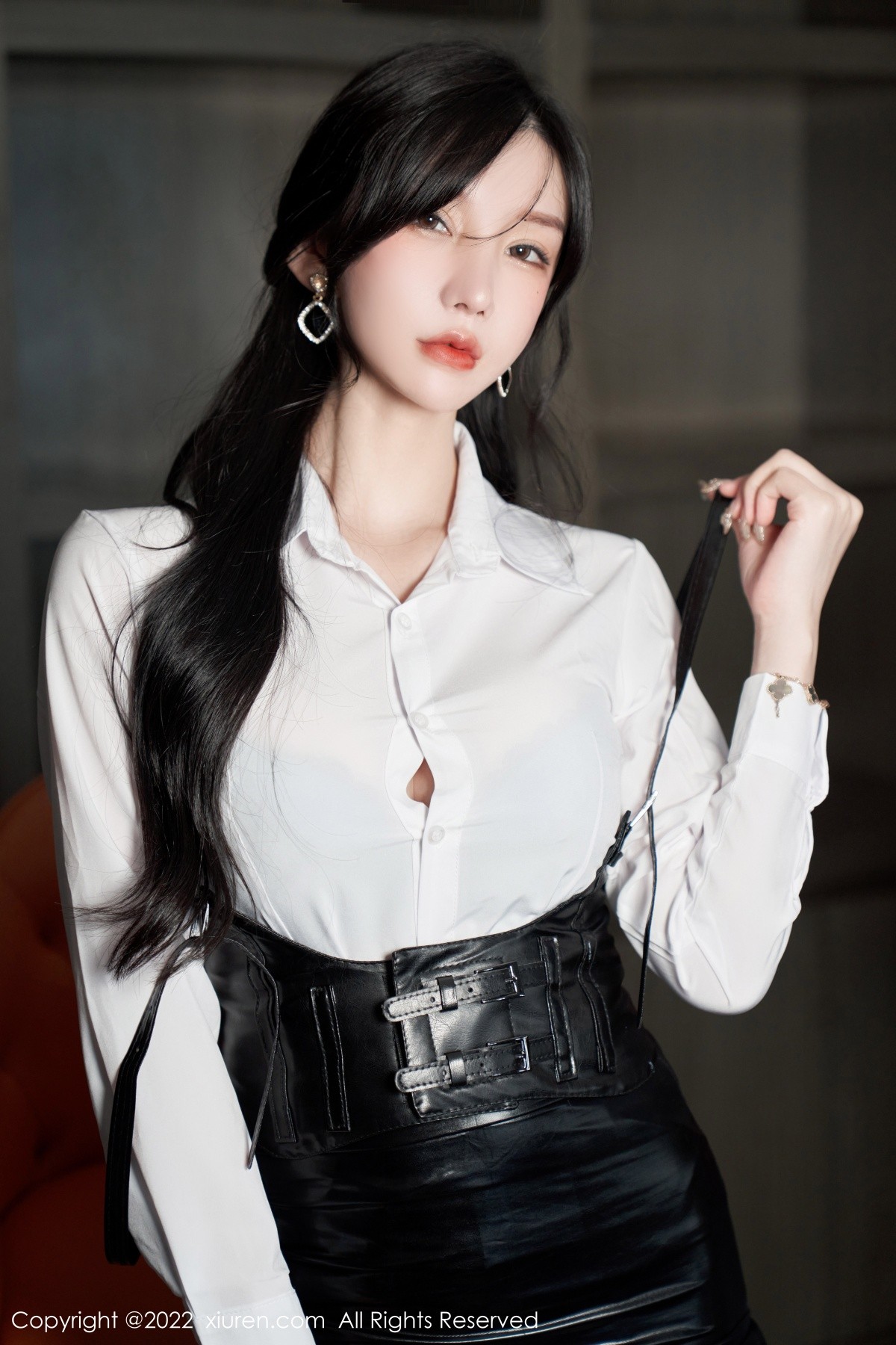 xgyw.top_XiuRen第5602期_女神周于希Sally性感白T配黑皮短裙露黑色蕾丝内衣完美诱惑写真90P