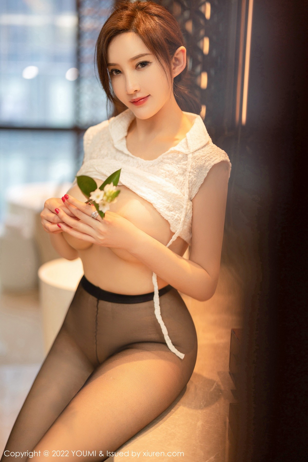 xgyw.top_[YouMi尤蜜荟]Vol.844_女神奶瓶土肥圆性感白色旗袍配超薄黑丝秀丰满身材极致诱惑写真72P