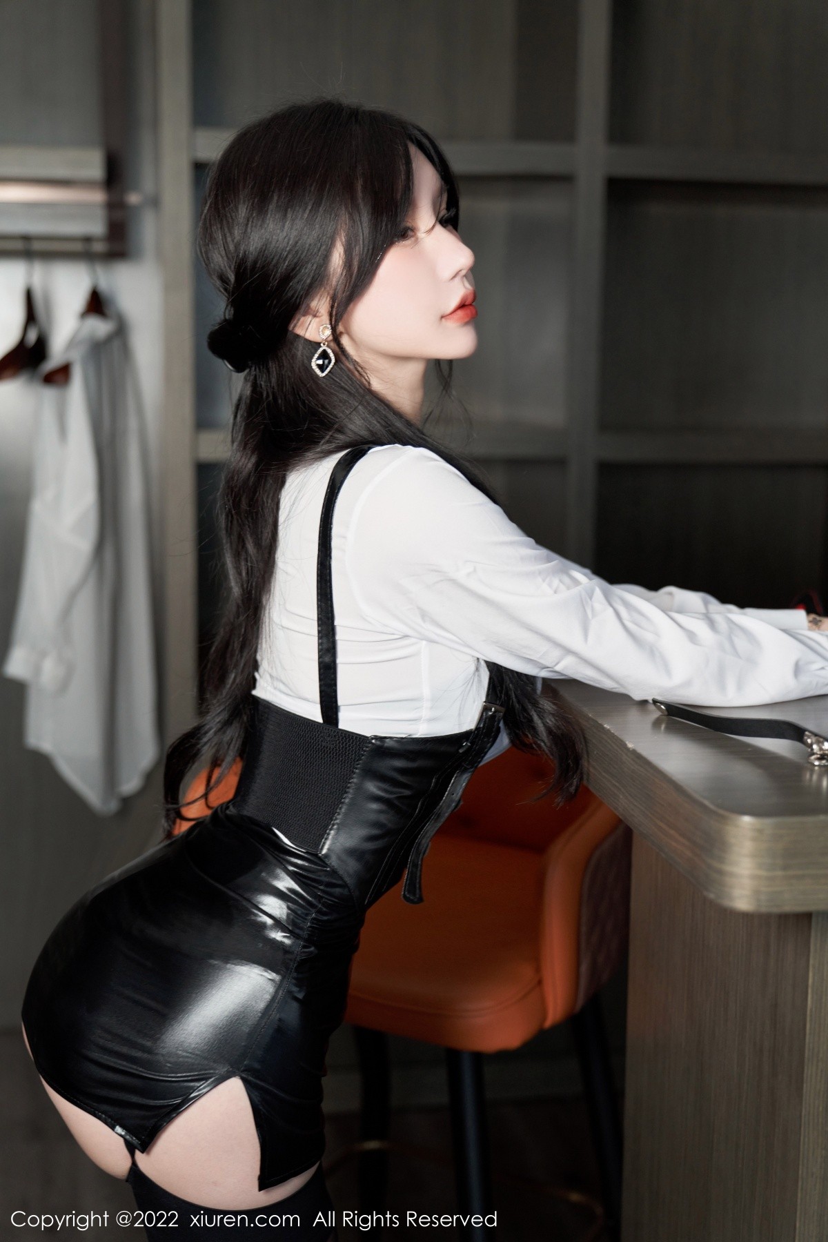 xgyw.top_XiuRen第5602期_女神周于希Sally性感白T配黑皮短裙露黑色蕾丝内衣完美诱惑写真90P