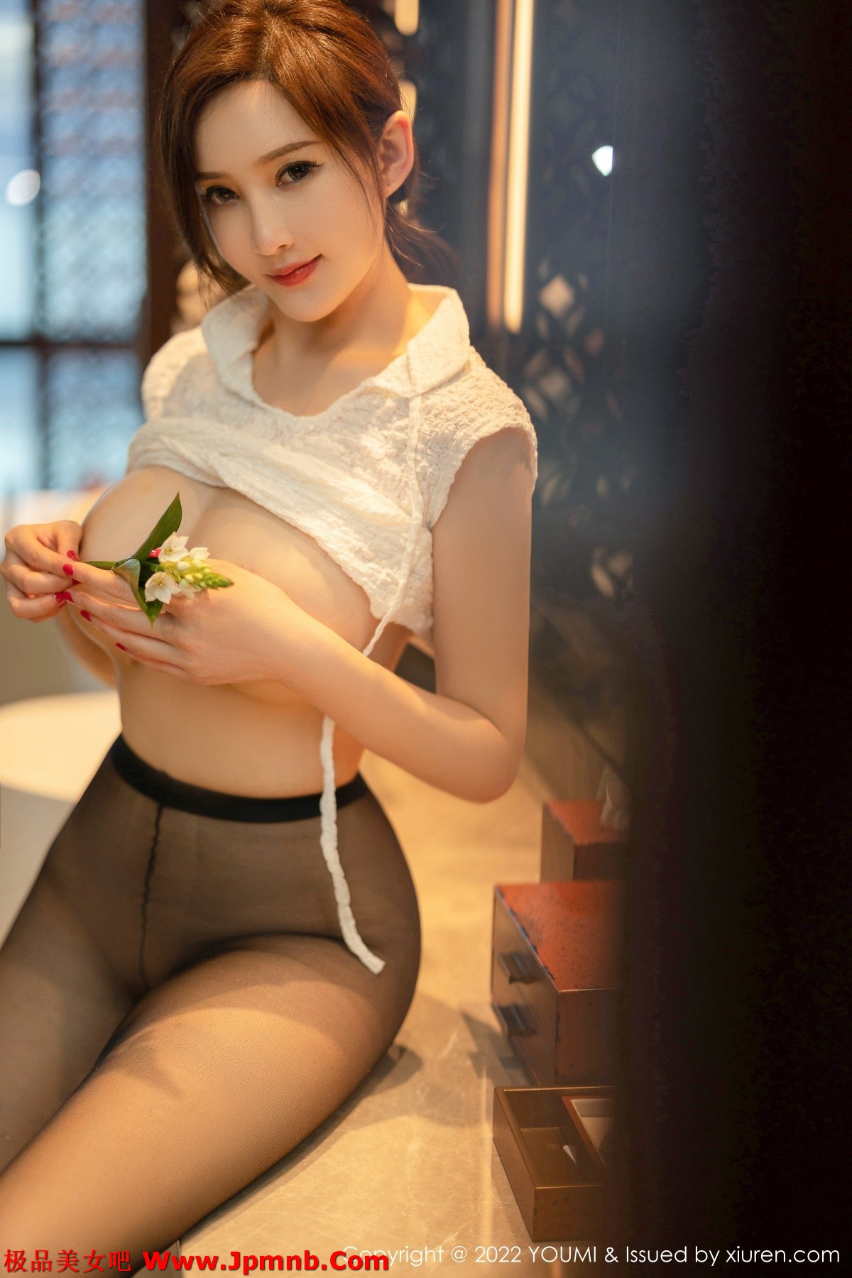 xgyw.top_[YouMi尤蜜荟]Vol.844_女神奶瓶土肥圆性感白色旗袍配超薄黑丝秀丰满身材极致诱惑写真72P