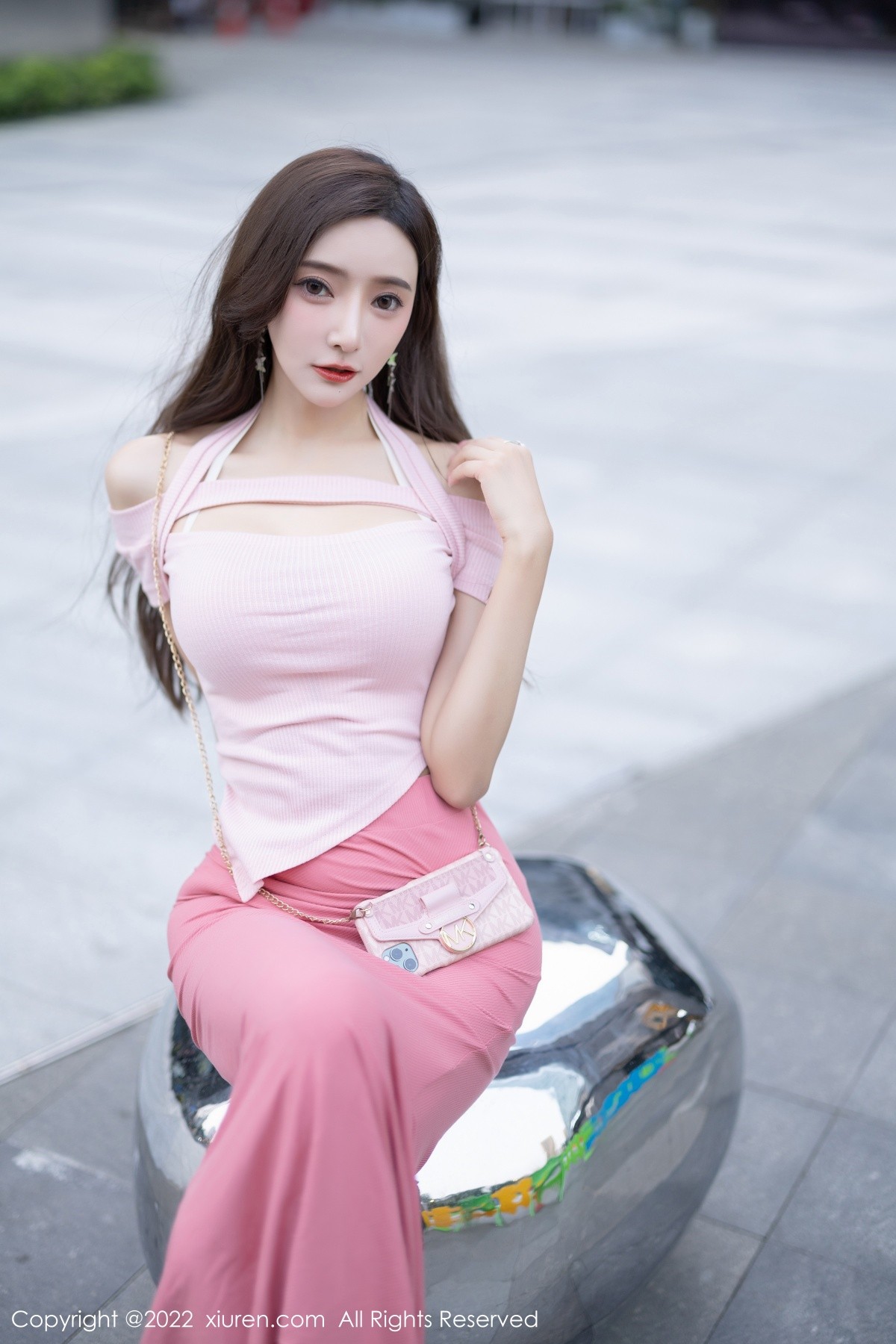 xgyw.top_XiuRen第5601期_女神王馨瑶yanni脱粉色长裙露性感蕾丝内裤秀惹火身材诱惑写真78P