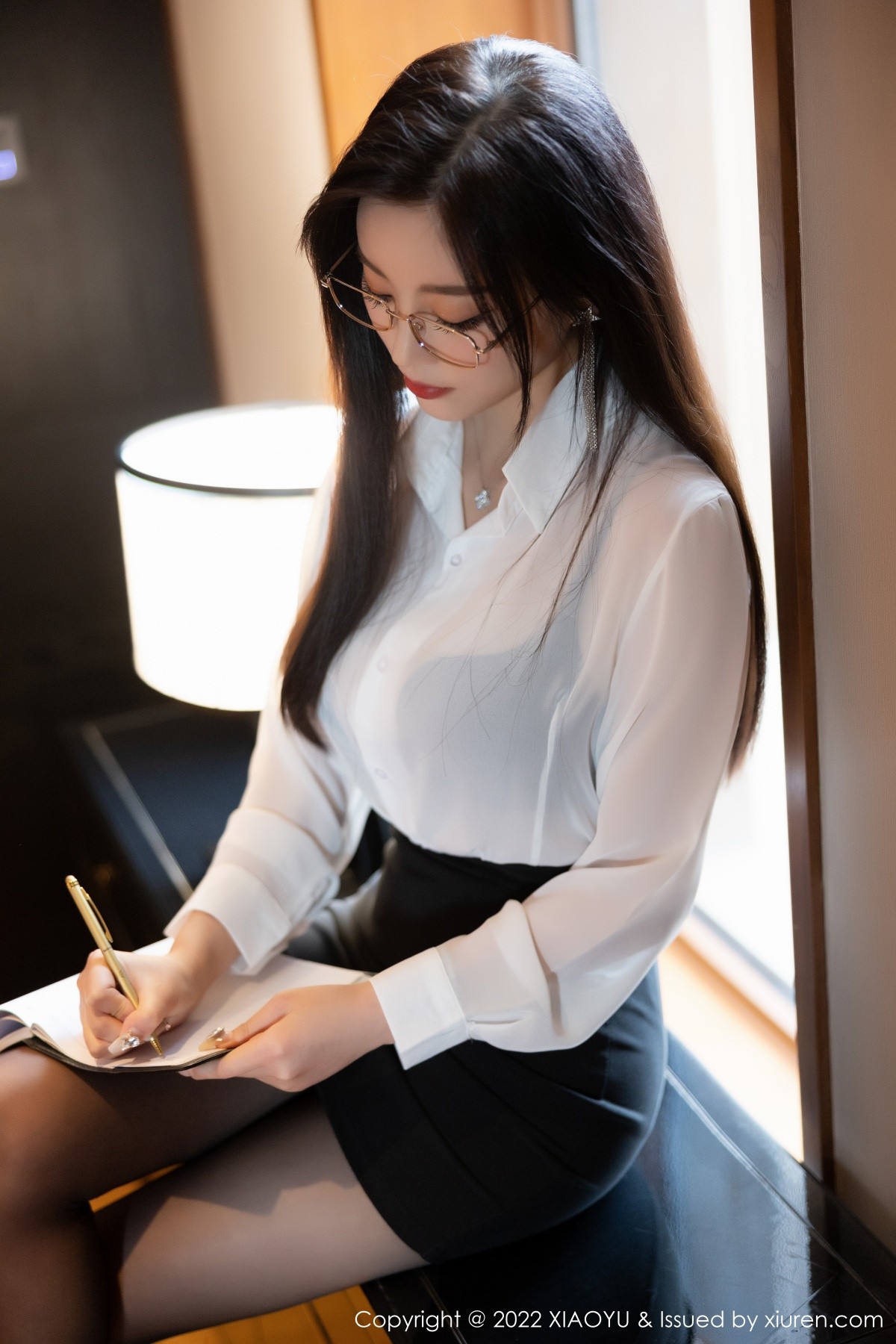 xgyw.top_[XiaoYu画语界]Vol.865_女神杨晨晨Yome杭州旅拍白T配黑短裙半脱露无内黑丝诱惑写真90P