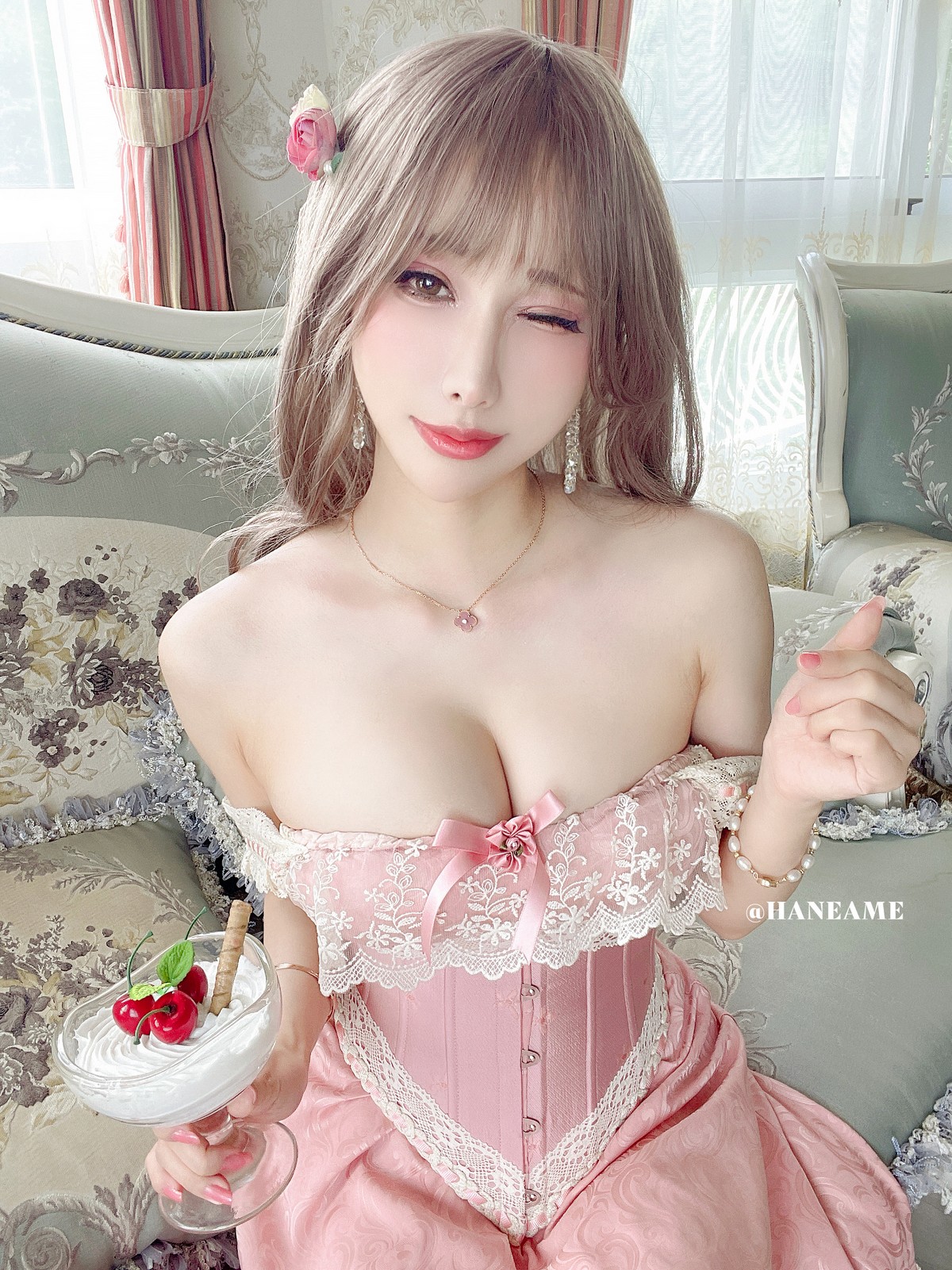 xgyw.top_Coser美女雨波_HaneAme窕窕淑女主题私房性感粉色低胸连身裙秀豪乳诱惑写真55P