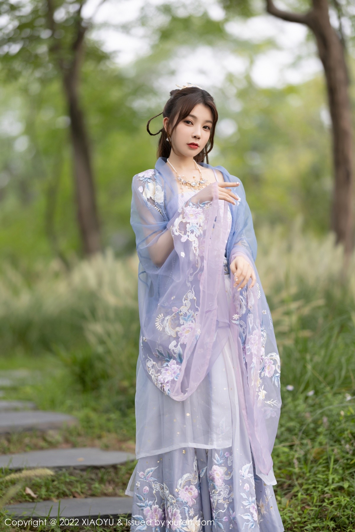 xgyw.top_[XiaoYu画语界]Vol.866_女神徐莉芝Booty杭州旅拍浅紫色古装服配超薄无内肉丝诱惑写真94P