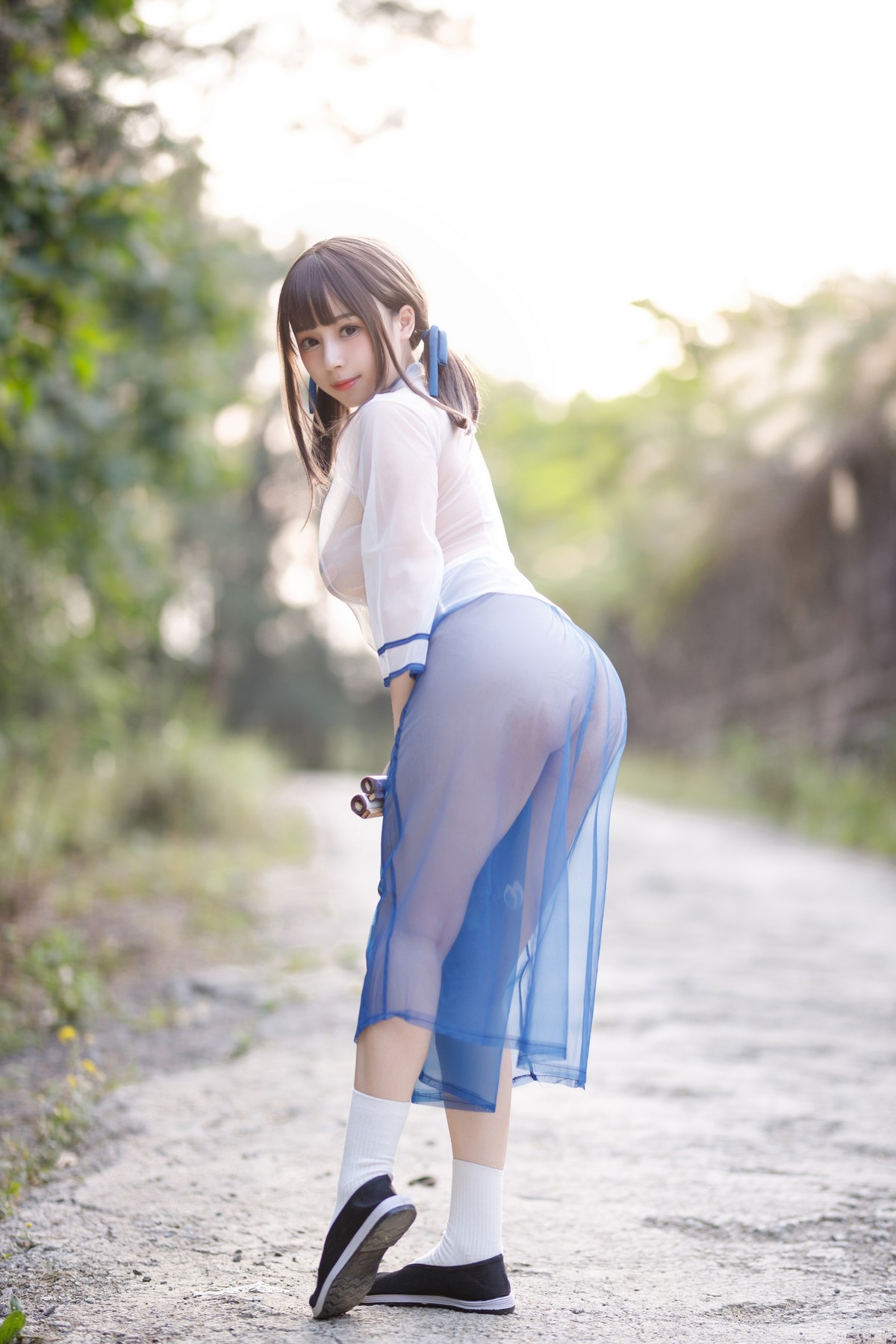 xgyw.top_网络美女胡桃猫Kurumineko乡野小娇妻主题户外脱性感薄透服饰露豪乳诱惑写真69P