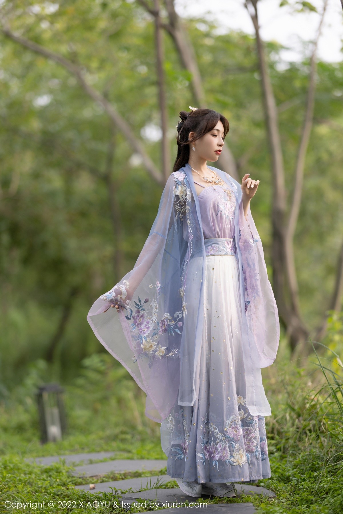 xgyw.top_[XiaoYu画语界]Vol.866_女神徐莉芝Booty杭州旅拍浅紫色古装服配超薄无内肉丝诱惑写真94P