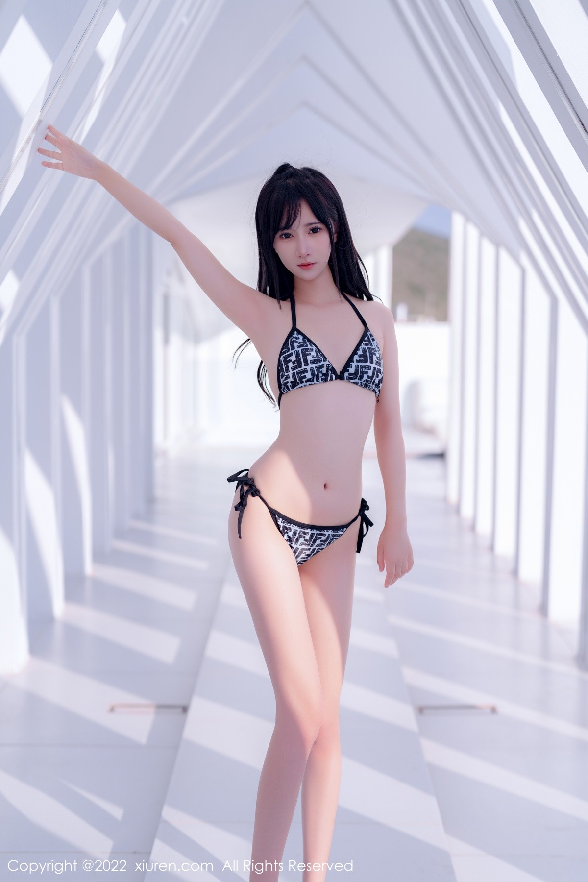 xgyw.top_XiuRen第5611期_女神小果冻儿大理旅拍性感黑白比基尼秀完美身材迷人诱惑写真43P