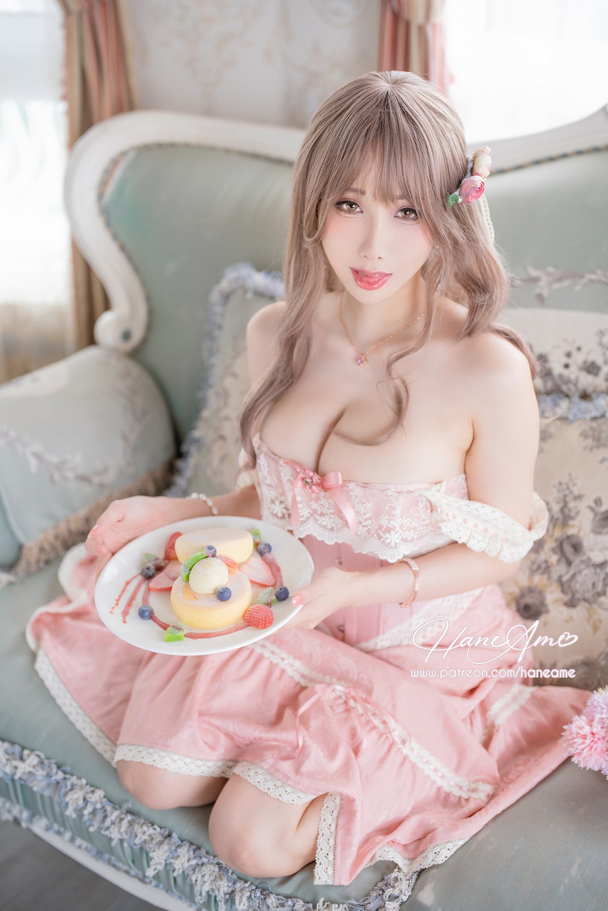 xgyw.top_Coser美女雨波_HaneAme窕窕淑女主题私房性感粉色低胸连身裙秀豪乳诱惑写真55P