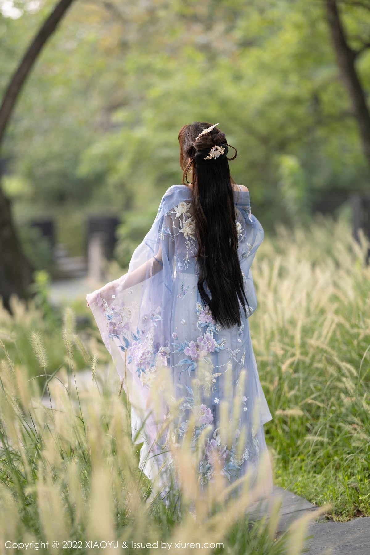 xgyw.top_[XiaoYu画语界]Vol.866_女神徐莉芝Booty杭州旅拍浅紫色古装服配超薄无内肉丝诱惑写真94P